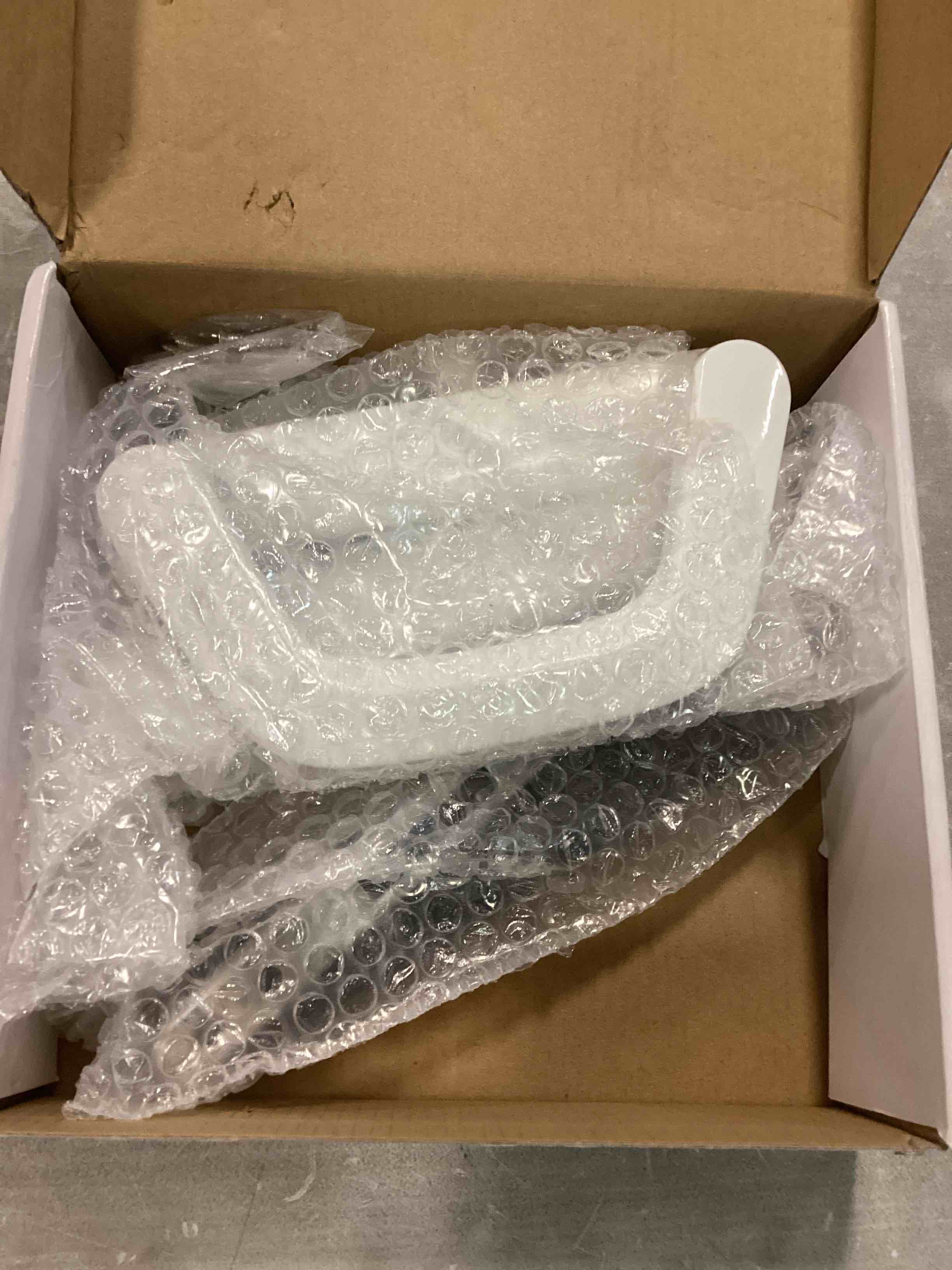 https://s3.amazonaws.com/lotting-images-prod/bidfta/GRA0448121_1731587416632.jpeg
