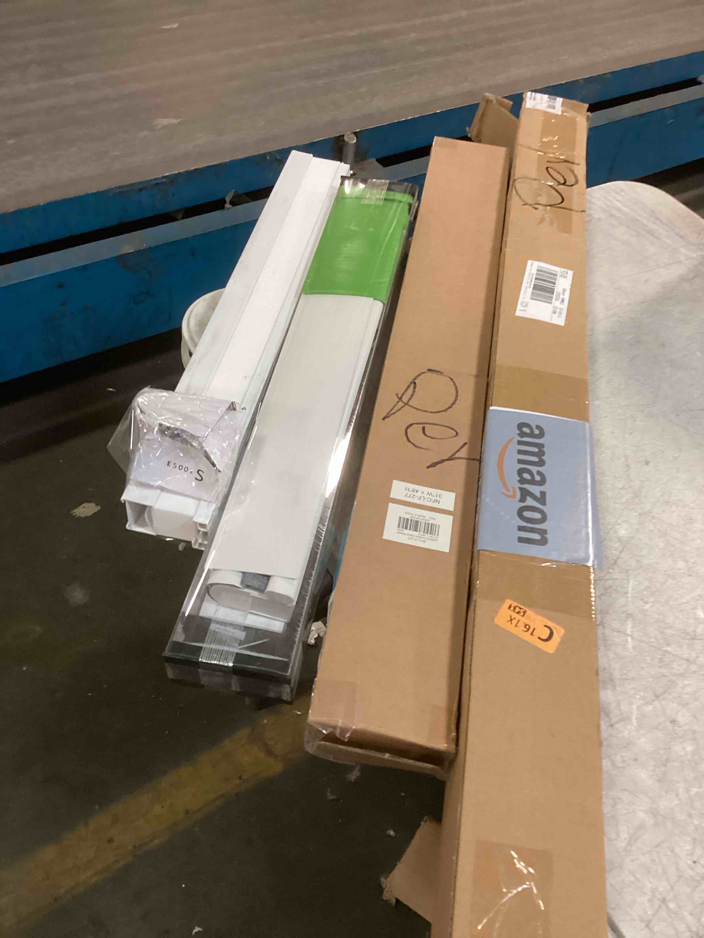 https://s3.amazonaws.com/lotting-images-prod/bidfta/GRA0448422_1731446138083.jpeg