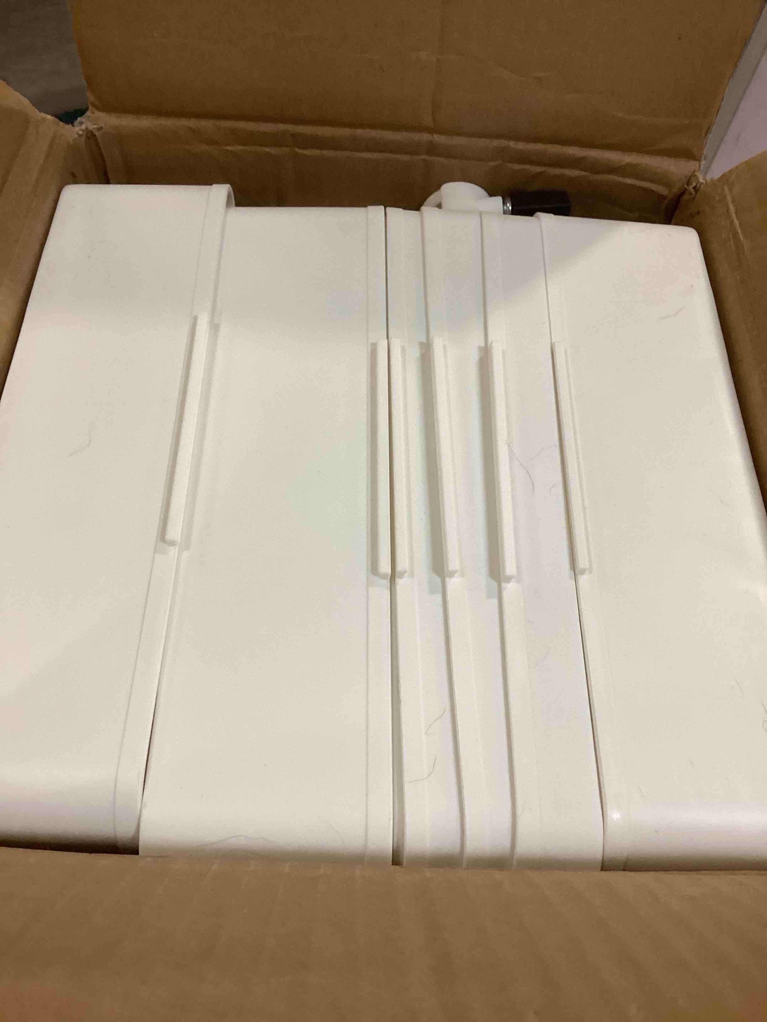 https://s3.amazonaws.com/lotting-images-prod/bidfta/GRA0448607_1731420997421.jpeg