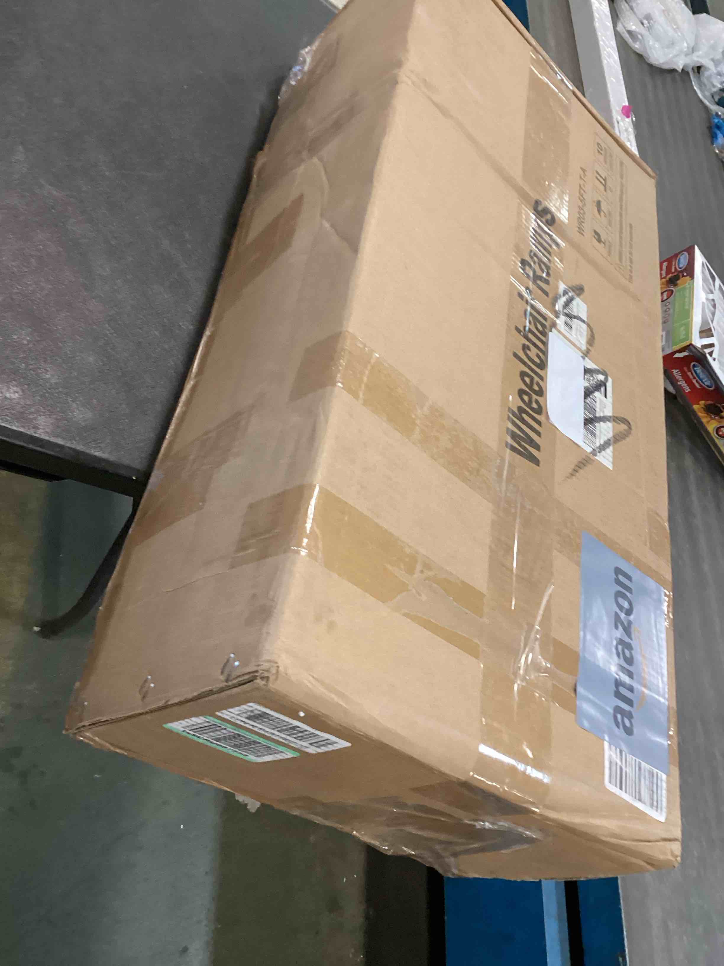 https://s3.amazonaws.com/lotting-images-prod/bidfta/GRA0449976_1730556812881.jpeg