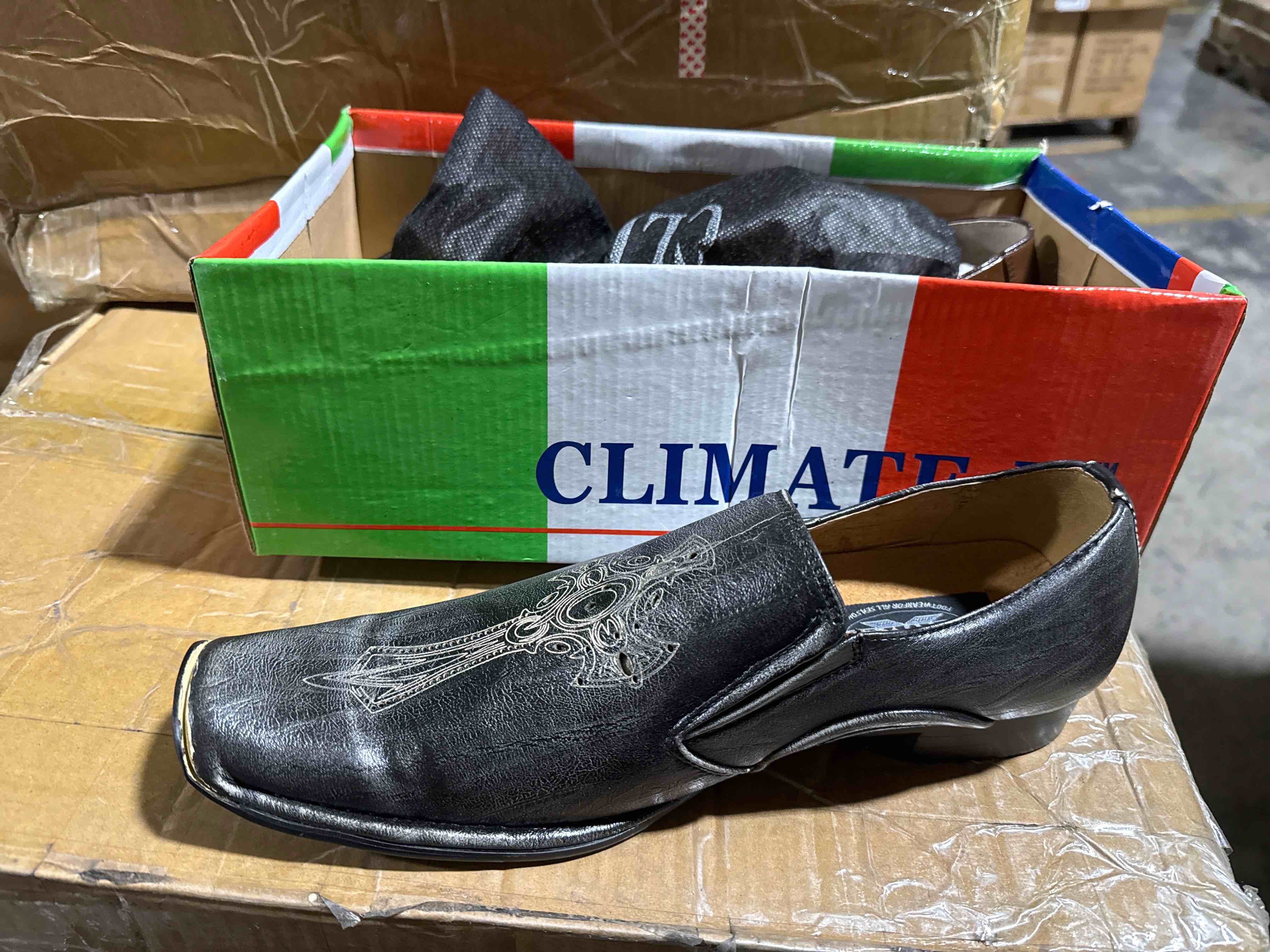 size 10 climate x men’s shoes 