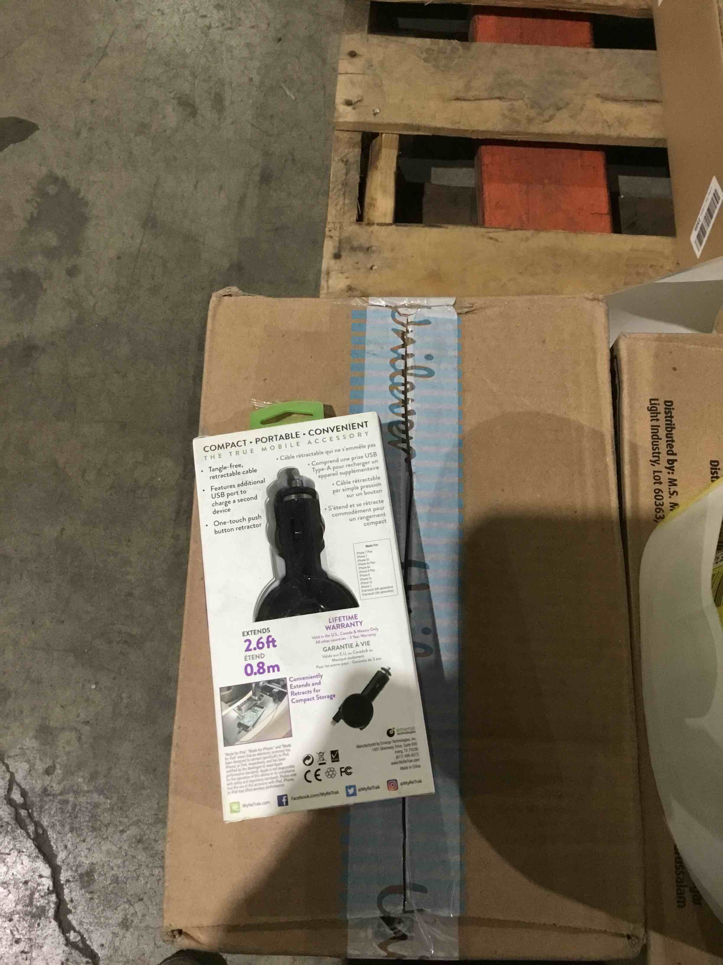 Condition photo showing Good Condition for ReTrak ETLTCAR Lightning Car Charger