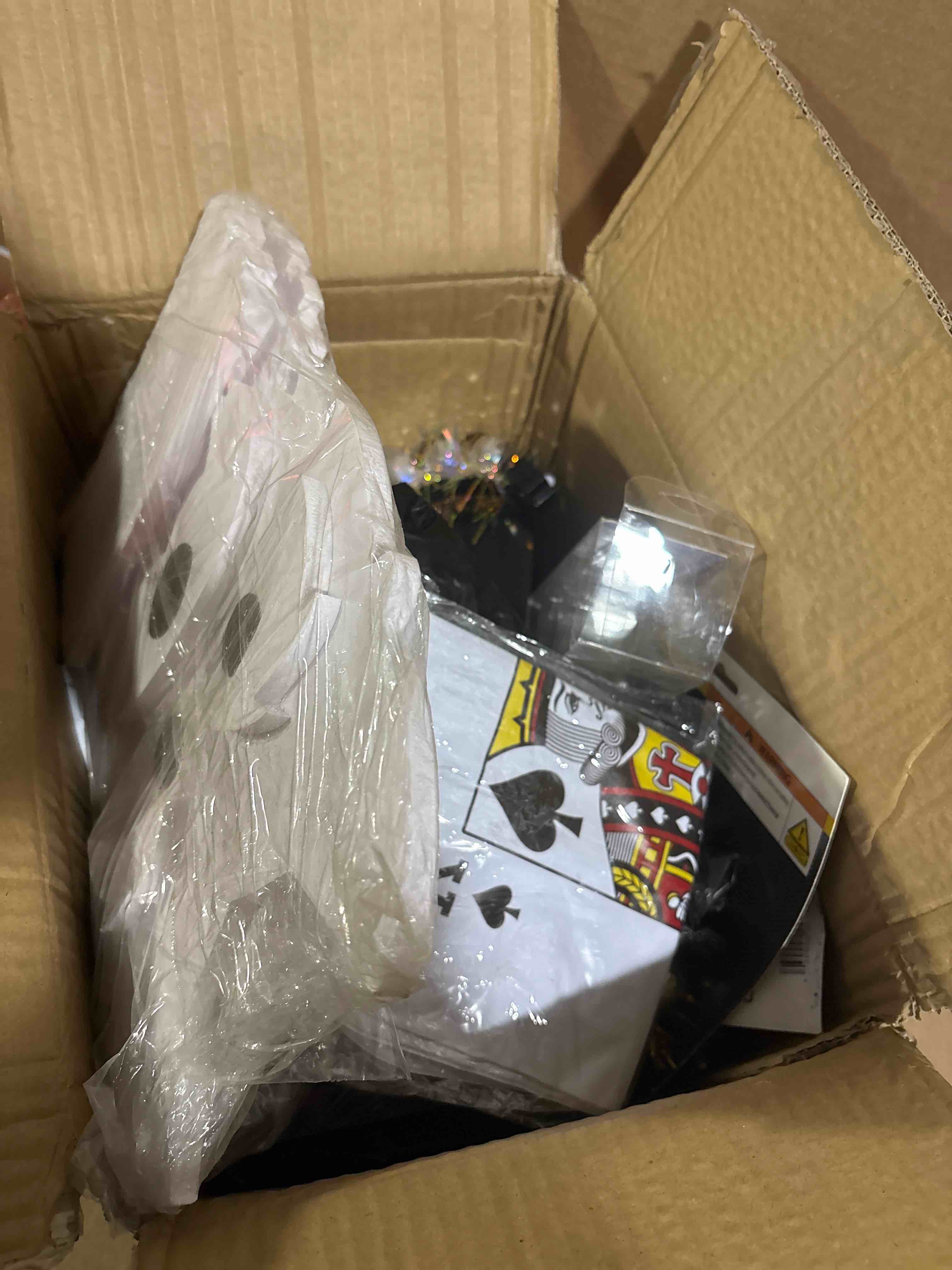 box of assorted and miscellaneous items ect…