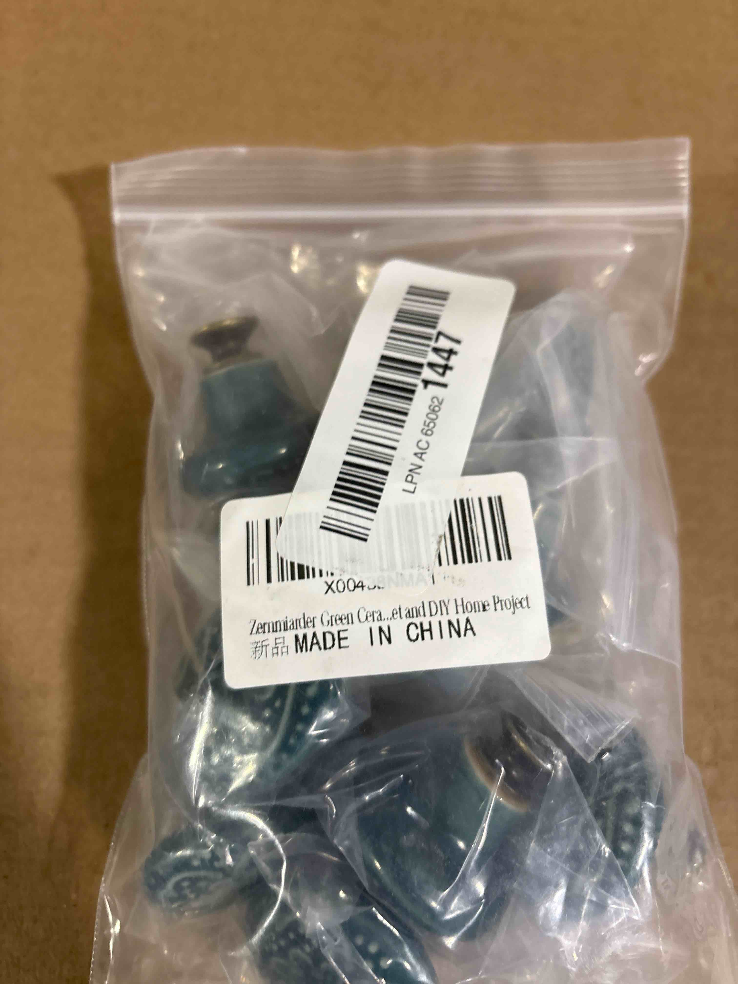 Condition photo showing New/Like New for Green Ceramic Knobs 10 Pack Flower Drawer Pulls Vintage Cabinet Knobs - Antique Dresser Pulls with Screws for Closet Drawer Cupboard Cabinet and DIY Home Project Green 10