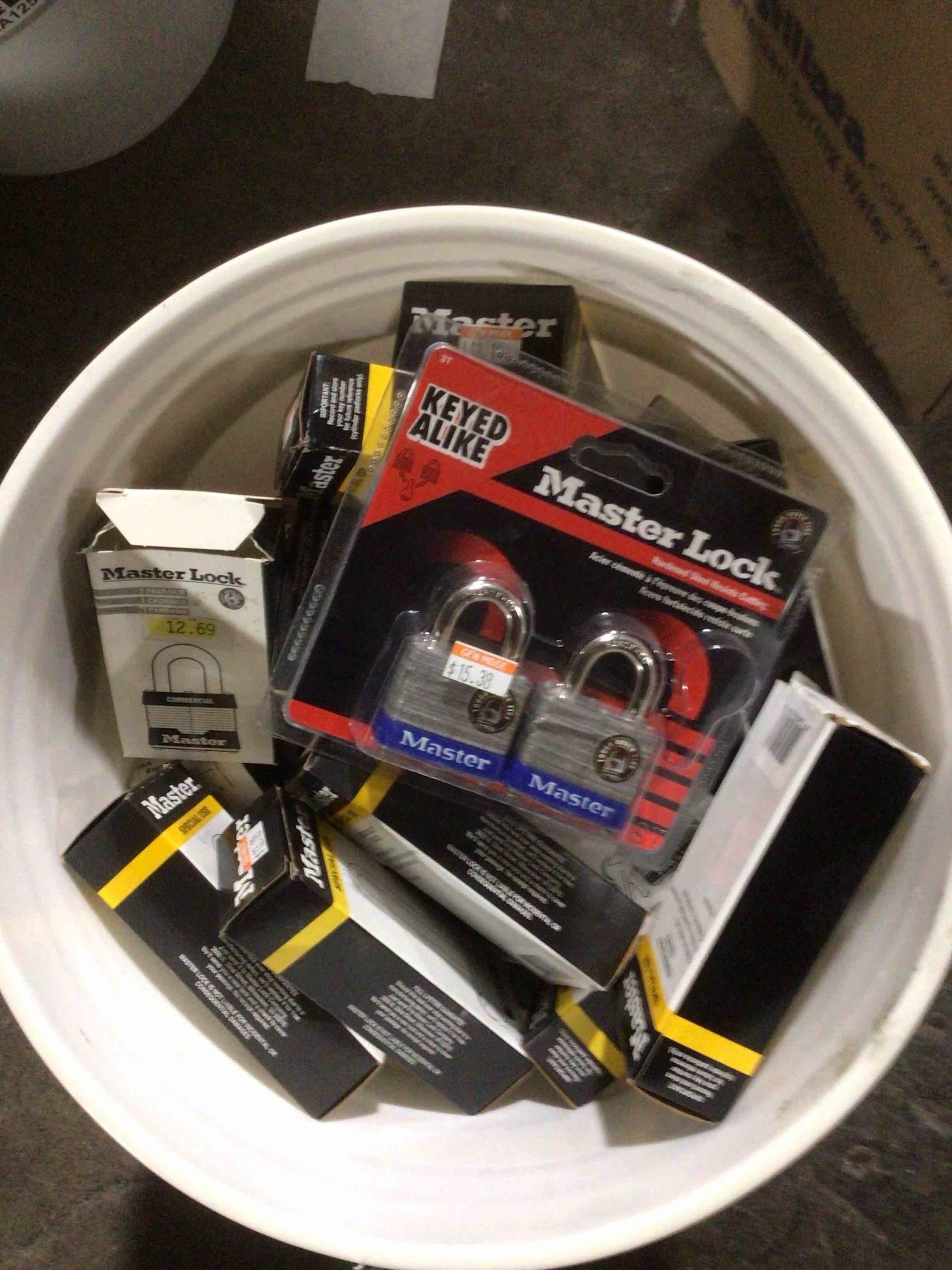 box lot of miscellaneous items 