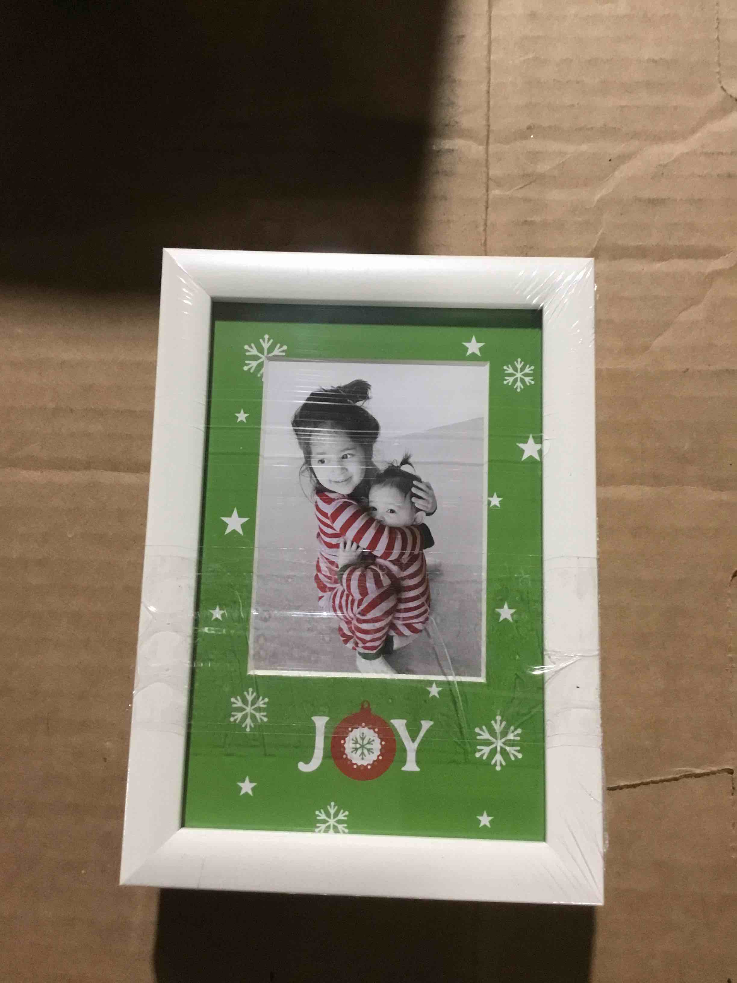 Condition photo showing New/Like New for Pack of 2 ELSA L 4"x6" Matted to 3"x4" "Joy" Mat Picture Frame White