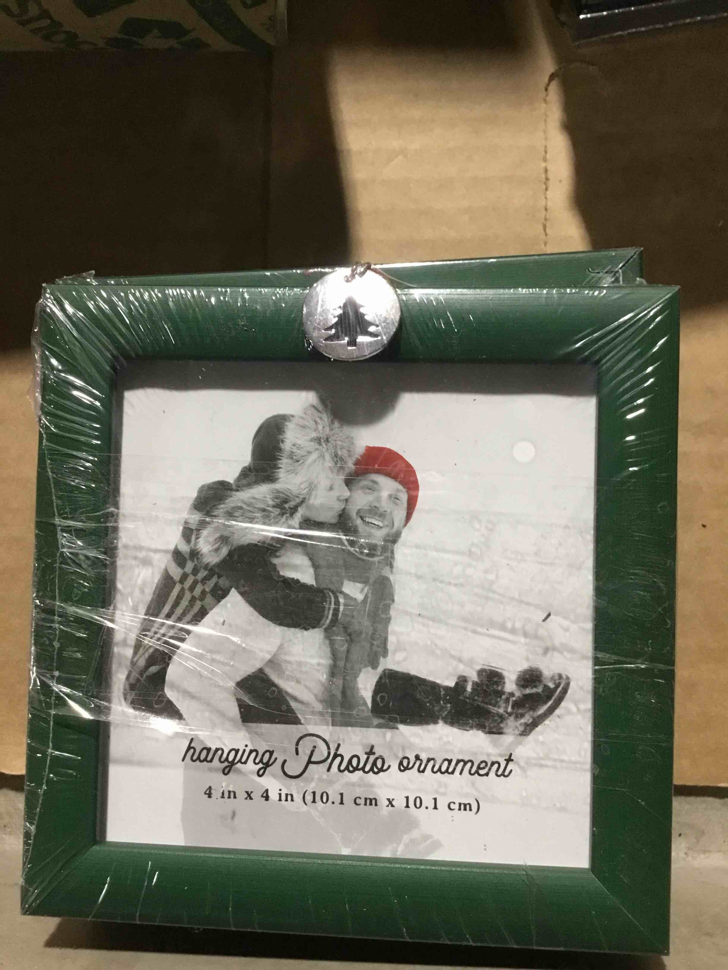 Condition photo showing New/Like New for ELSA L 4"x4" Ornament Snowflake Charm Picture Frame Silver Pack of 3