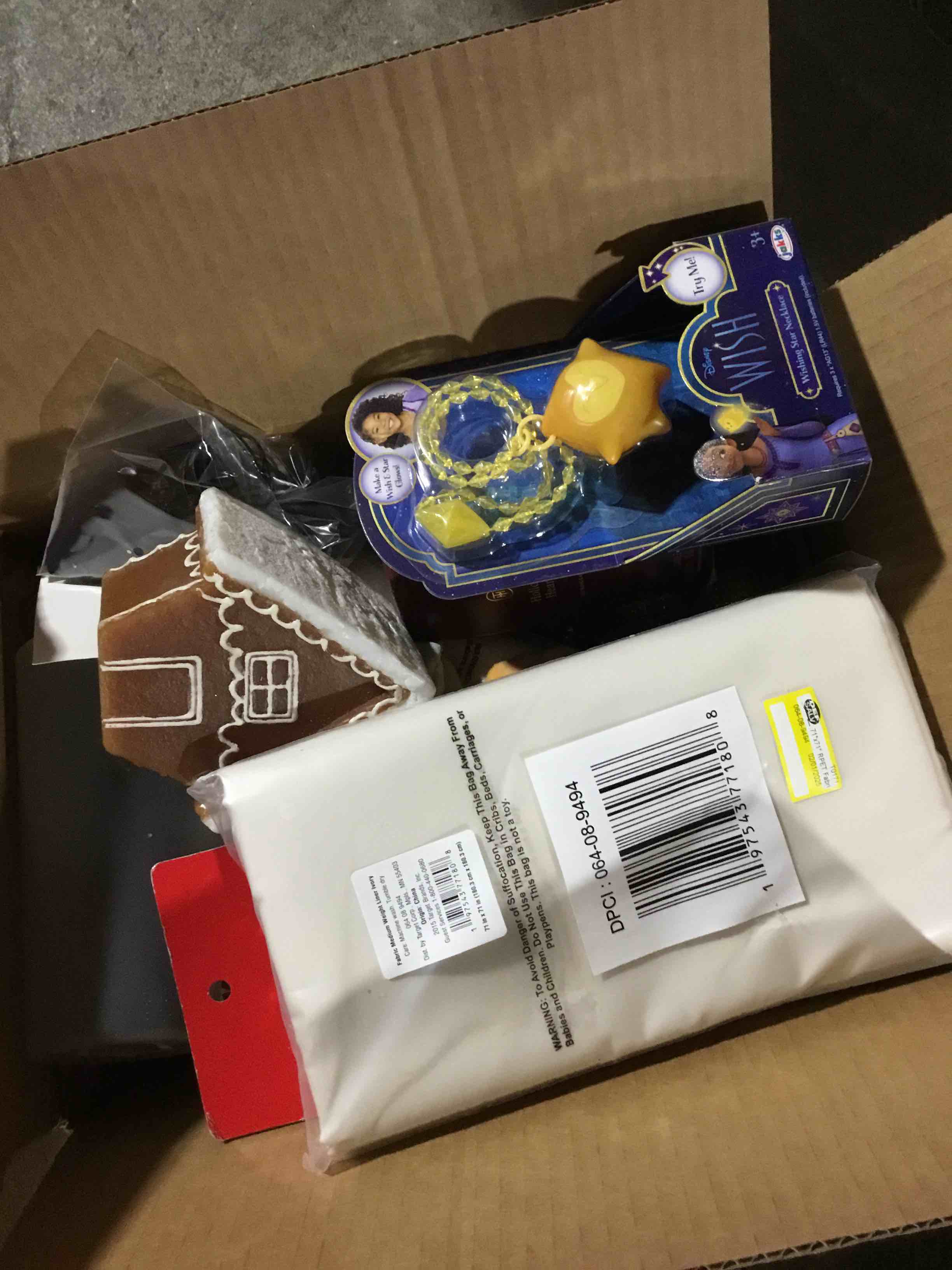Condition photo showing Good Condition for box lot of miscellaneous items 