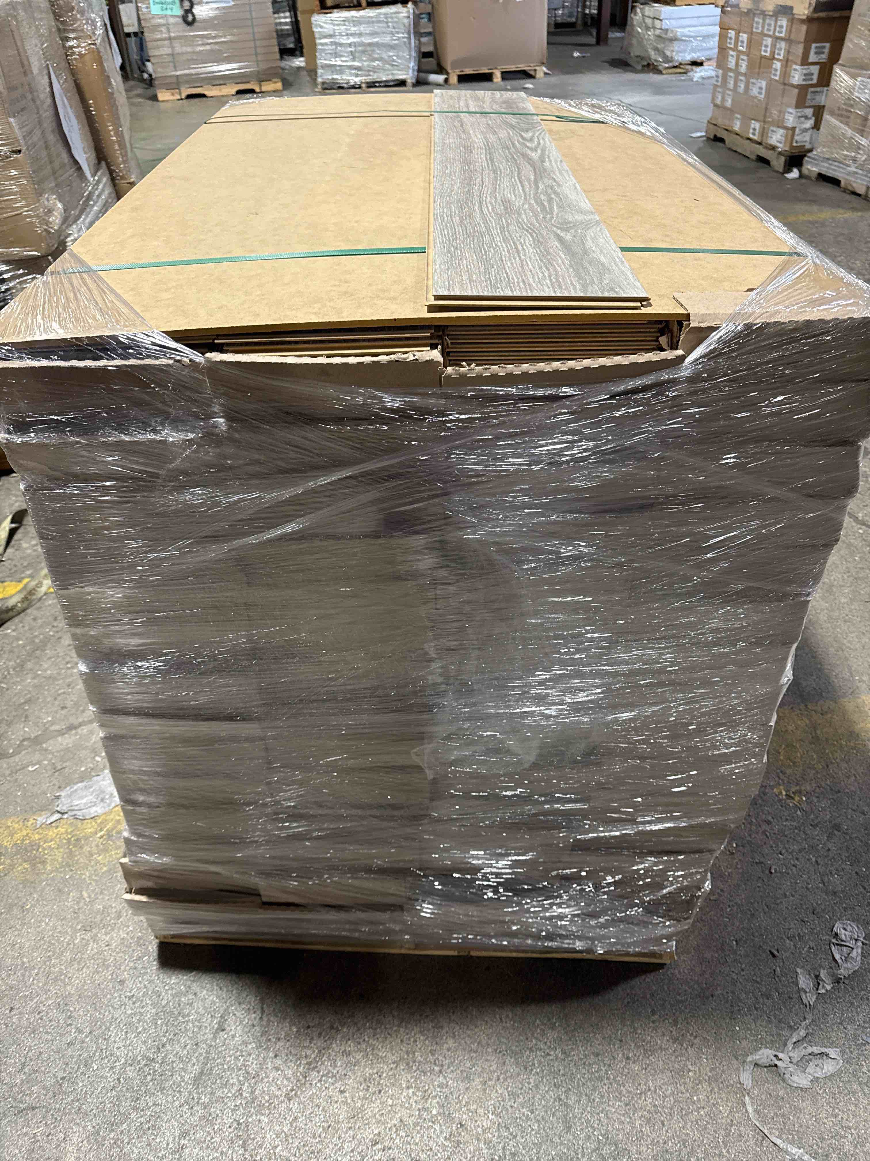 Laminate Wood Flooring (21.05 sq ft/ Box) 56 Boxes - bid per sq ft 