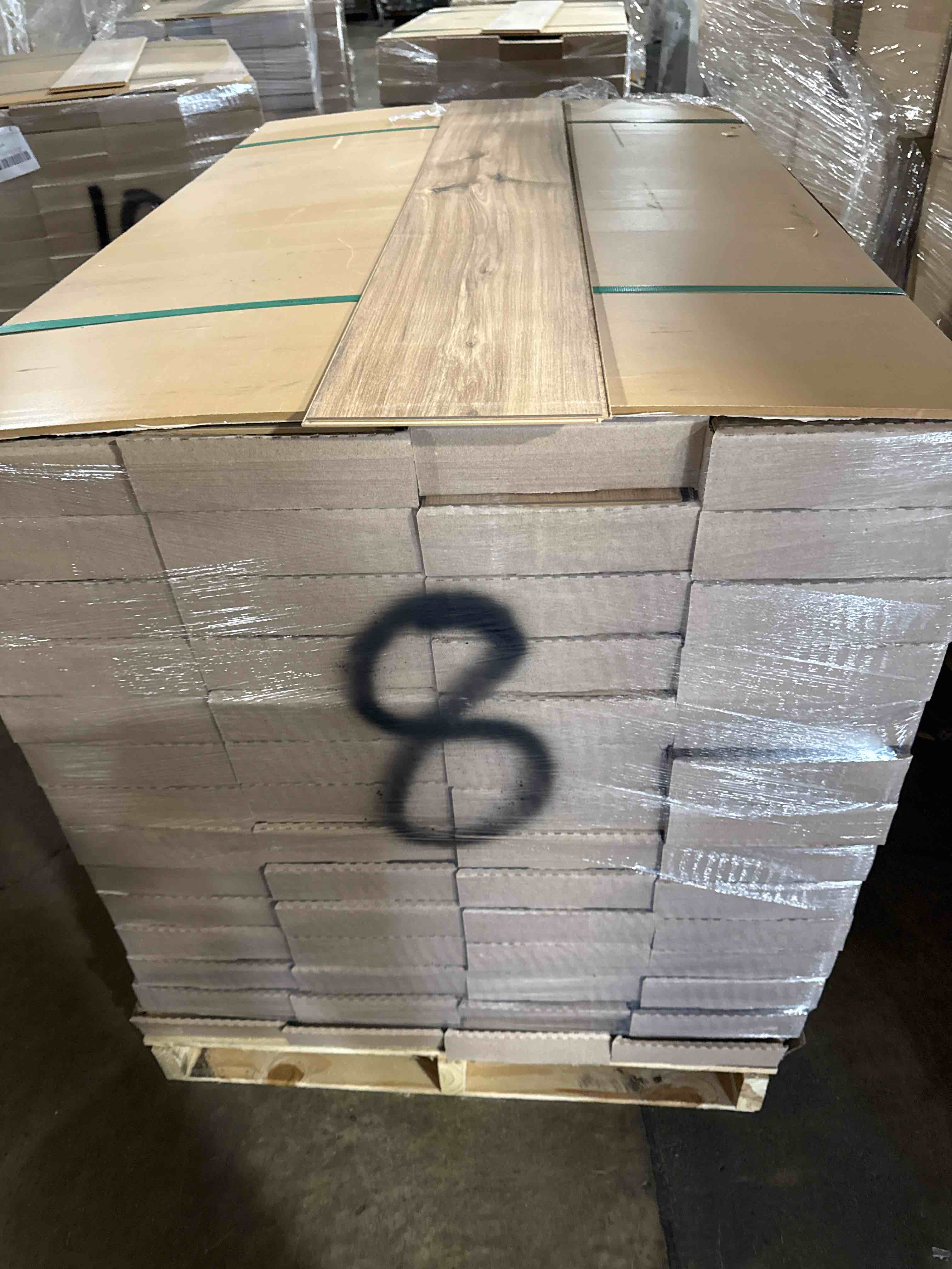 Laminate Wood Flooring (21.05 sq ft/ Box) 56 Boxes - bid per sq ft 