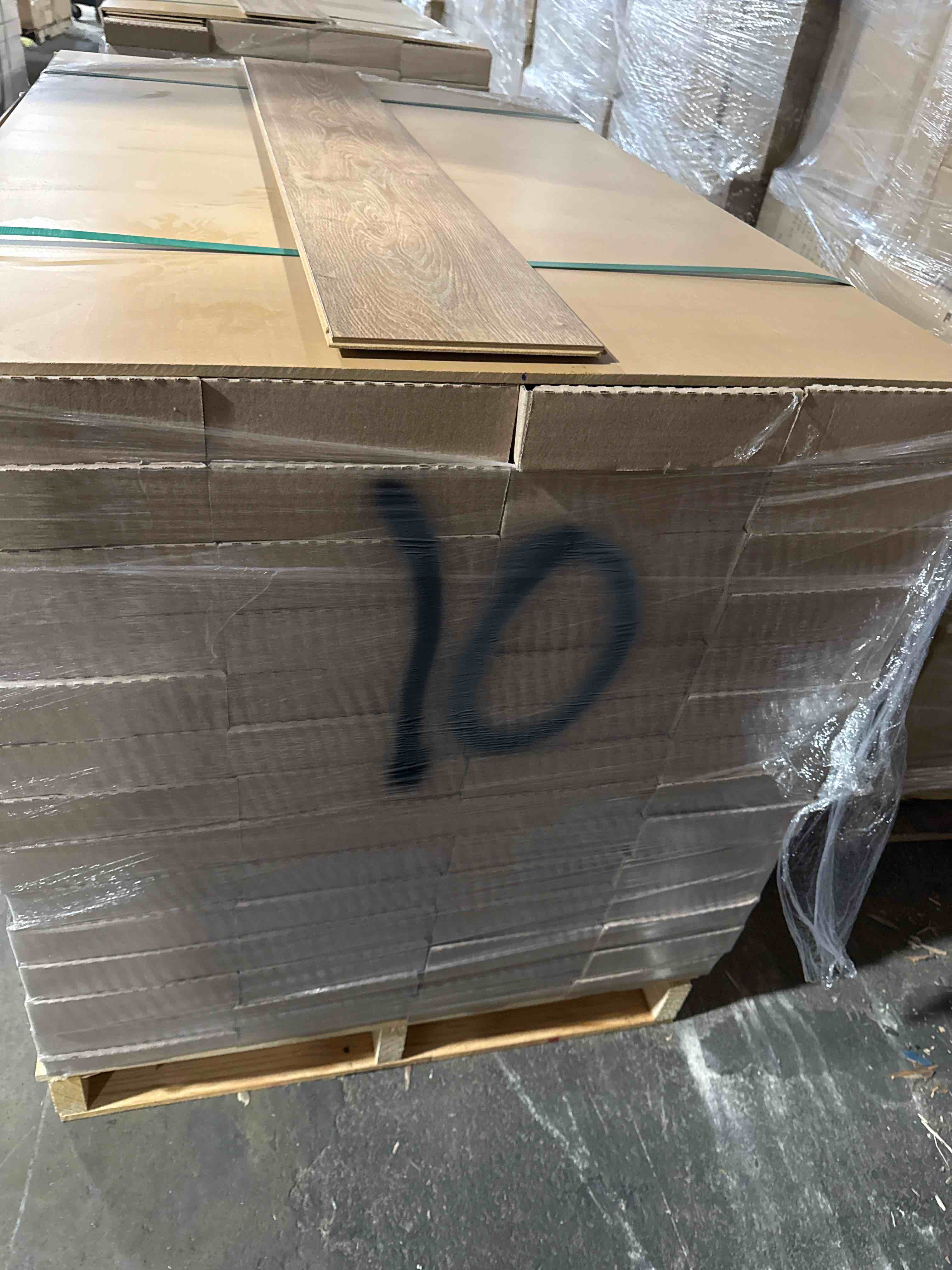 Laminate Wood Flooring (15.78 sq ft/ Box) 56 Boxes - bid per sq ft 