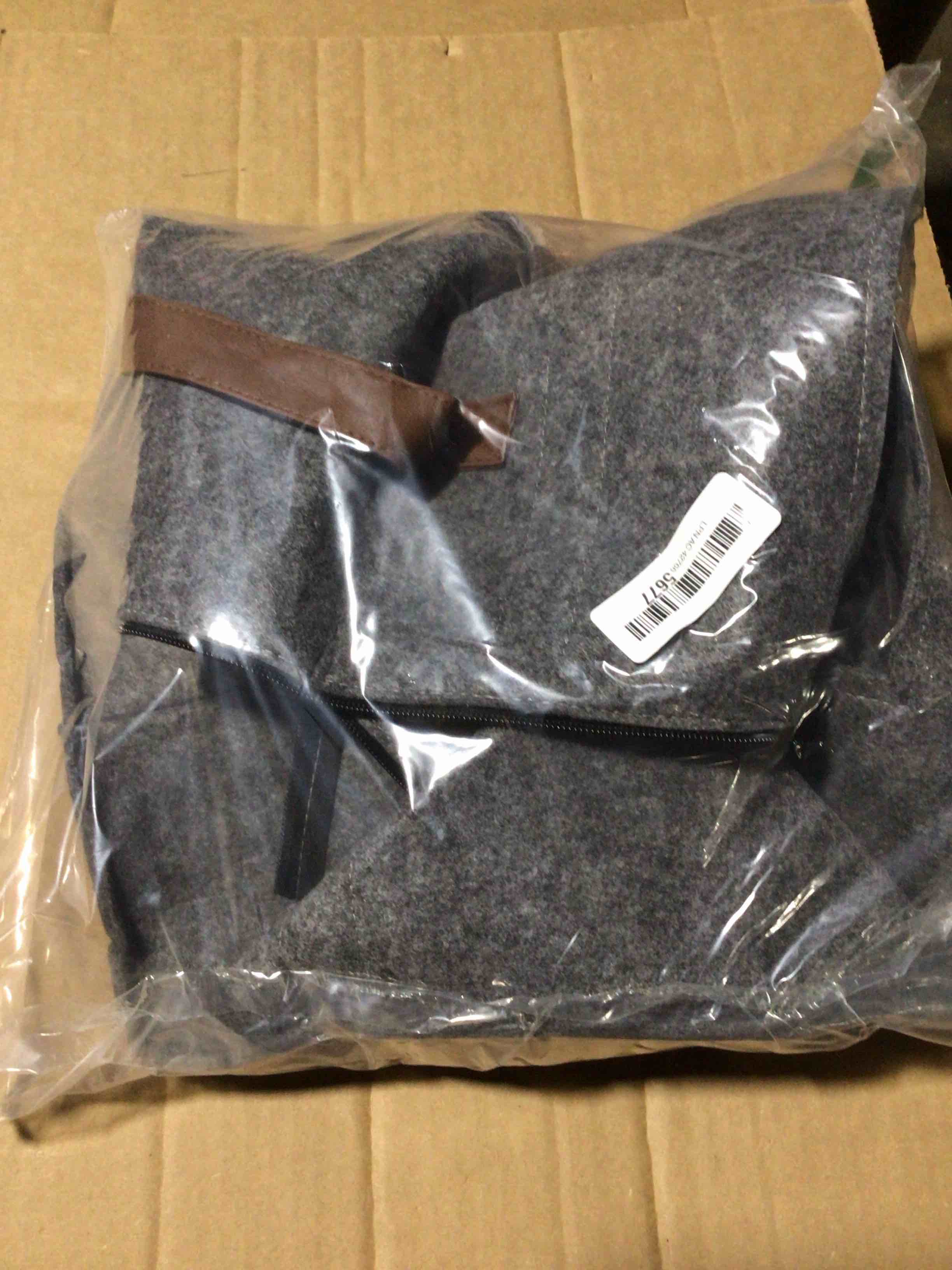 Condition photo showing New/Like New for Lifewit Round Cowboy Hat Box for 7 Caps, Large Felt Hat Organizer Bag for Men & Women Storage, Baseball Cap Container with Dustproof Lid for Travel, Foldable 16.5" D x 10.6" H Carrier, Gray 1 Gray