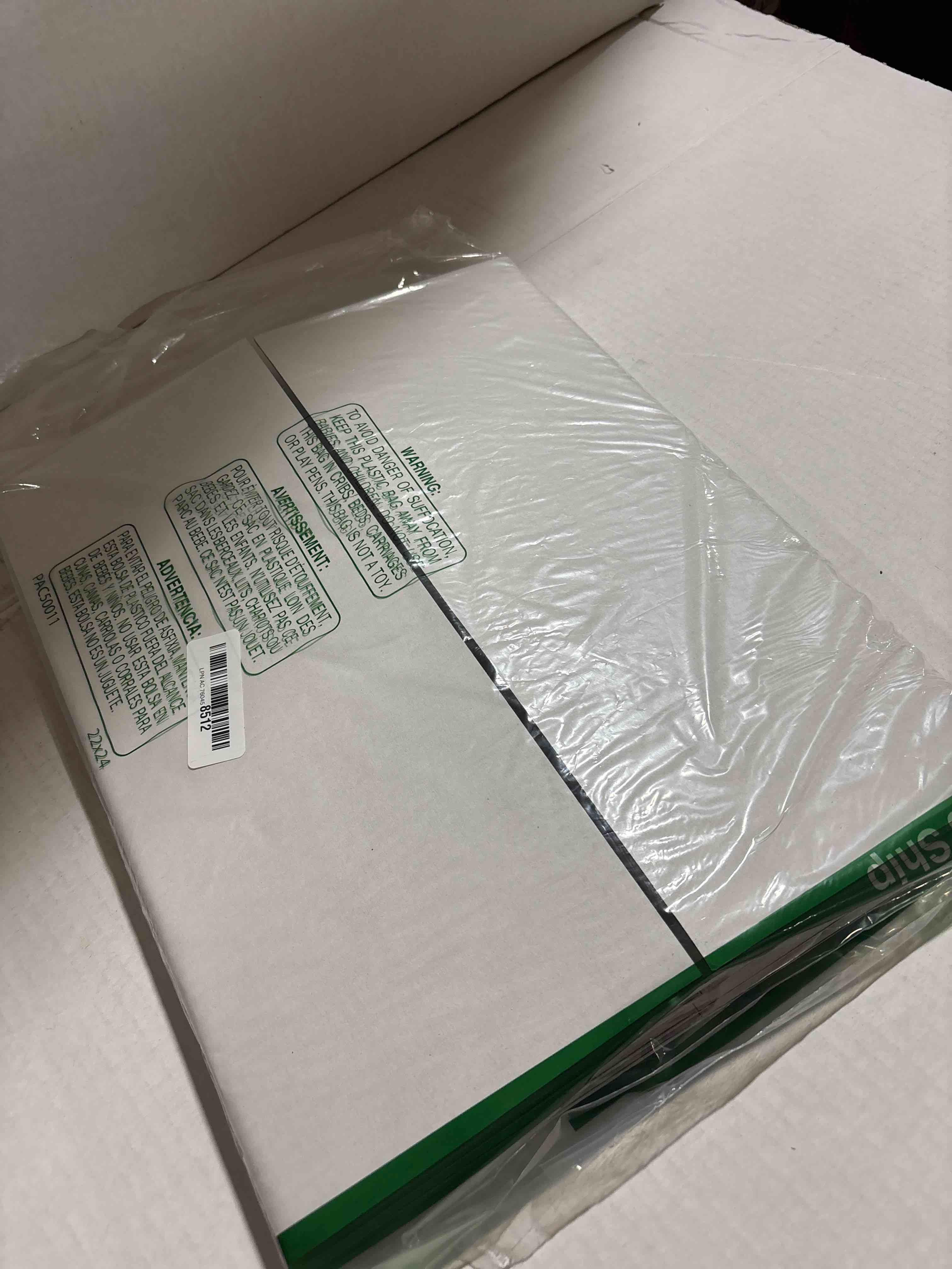 Condition photo showing New/Like New for HAUTOCO 4 Pcs Medium Trifold Poster Board 26 x 15.74 inches Tri Fold Presentation Boards White Corrugated Project Boards for Science Fair, School Project, Event Displays, Business White 26 x 15.74 inches