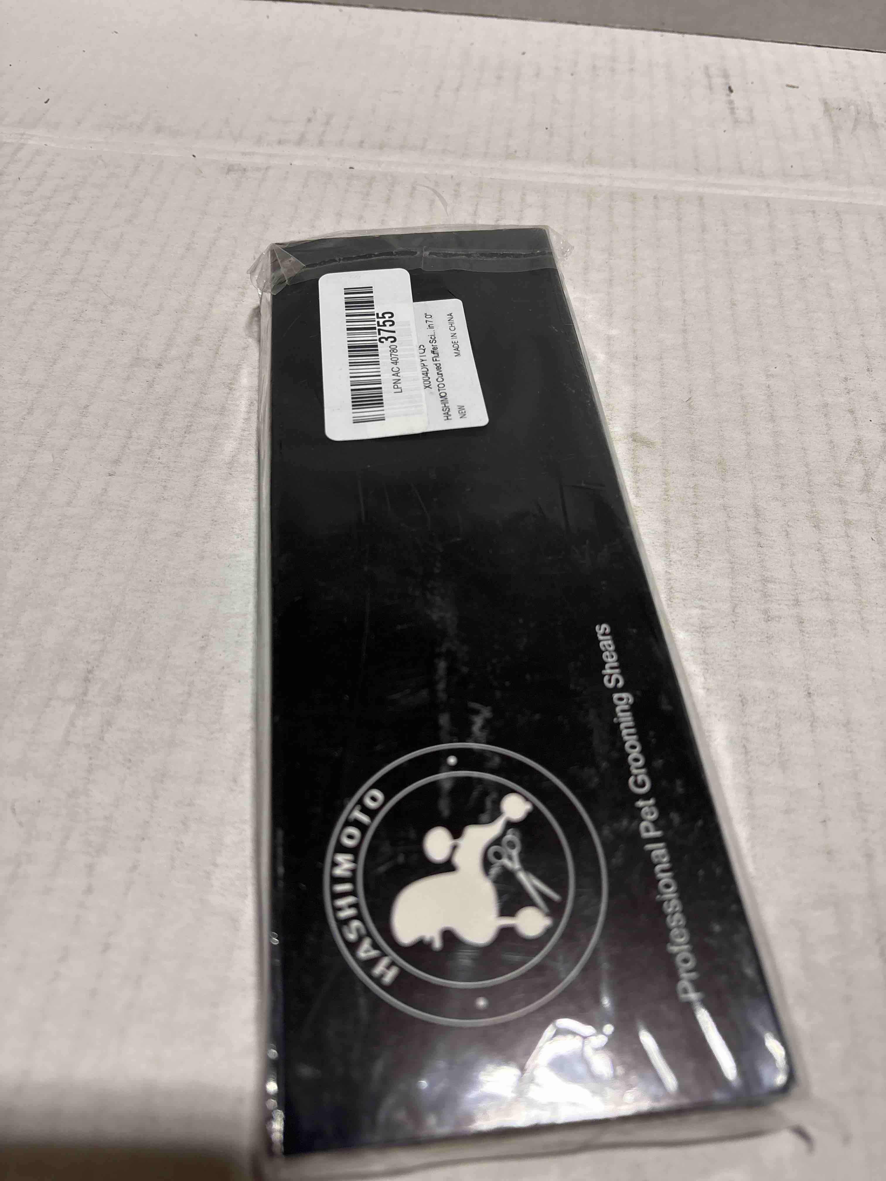 Condition photo showing New/Like New for HASHIMOTO Curved Fluffer Scissors for Dog Grooming, 42 Teeth, 50% Thinning Rate, 7.0 inch, Light Weight, Designed to Remove Bulk Quickly While Leaving a Natural Finish for Groomers. Curved Fluffer 7.0"