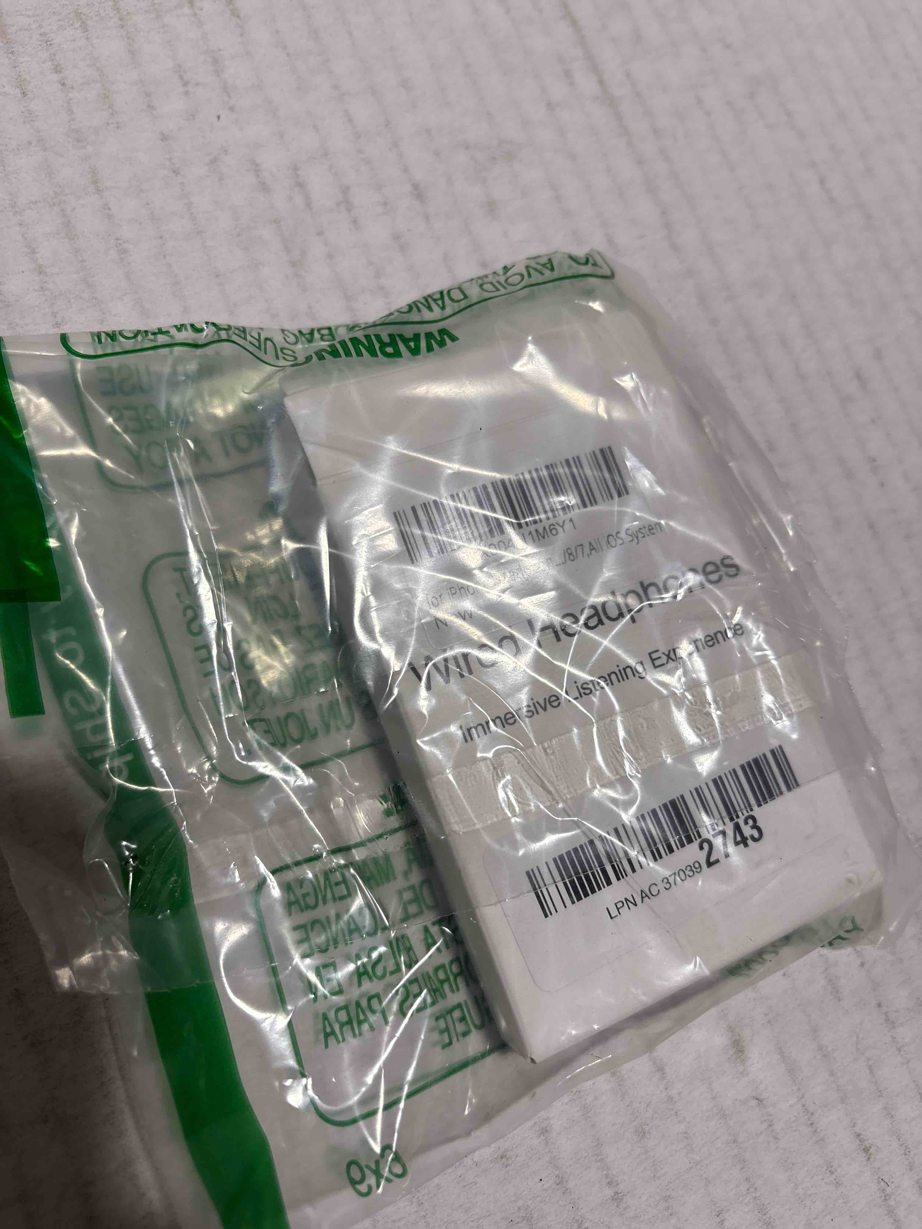 Condition photo showing Good Condition for 2 Packs-for iPhone Headphones for Phone Earbuds Wired Lightning Headphone [MFi Certified] Built-in Mic & Volume Control,for iPhone 14/13/12/11/XR/X/8/7,All iOS System