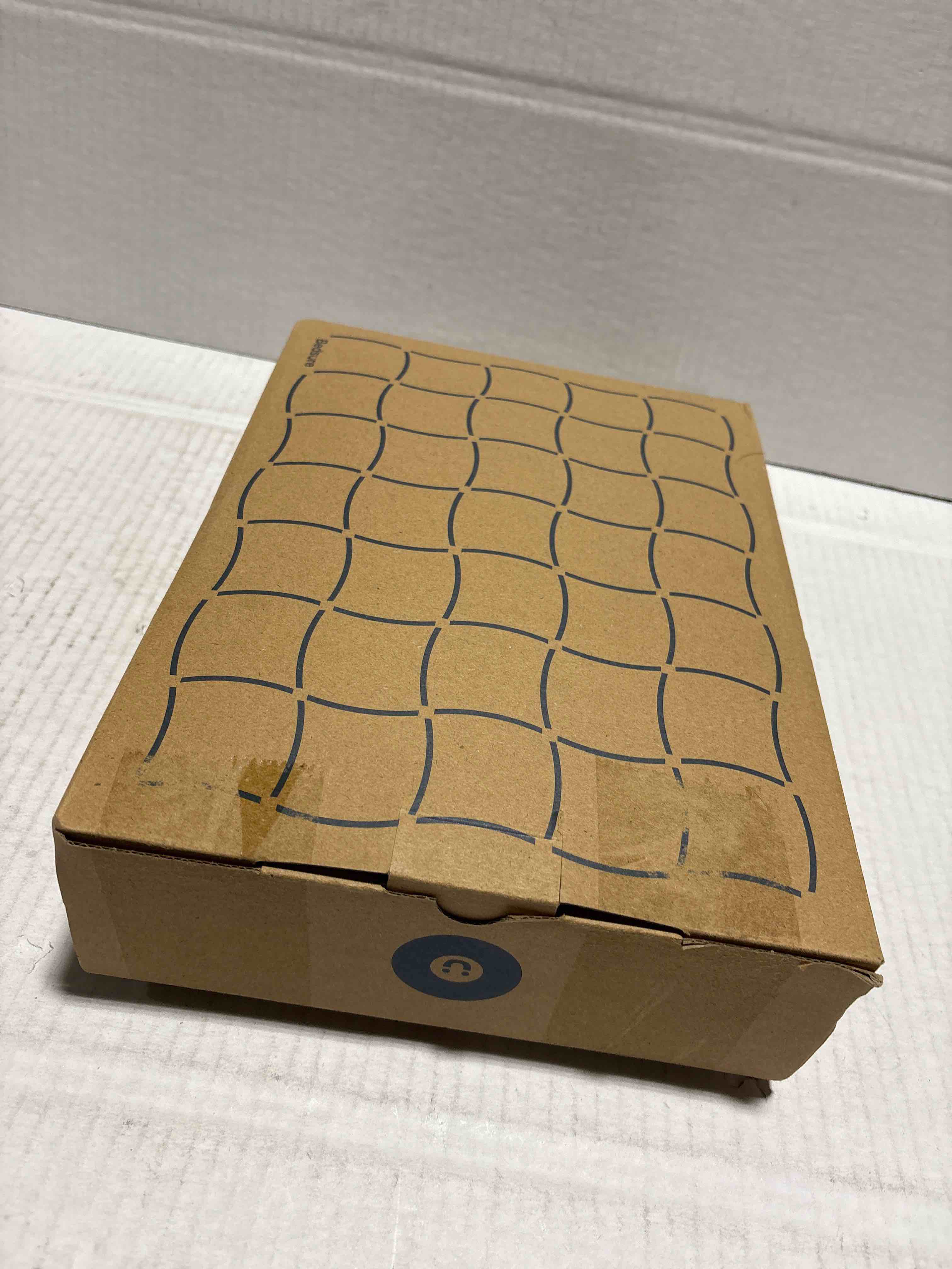 Condition photo showing New/Like New for Bedsure Sherpa Fleece Throw Blanket for Couch - Herringbone Pattern Room Decor, Thick and Warm Christmas Blanket for Winter, GentleSoft Fuzzy Cozy Gifts for Women, Dark Green, 50x60 Inches 02 - Dark Green Throw (50" x 60")