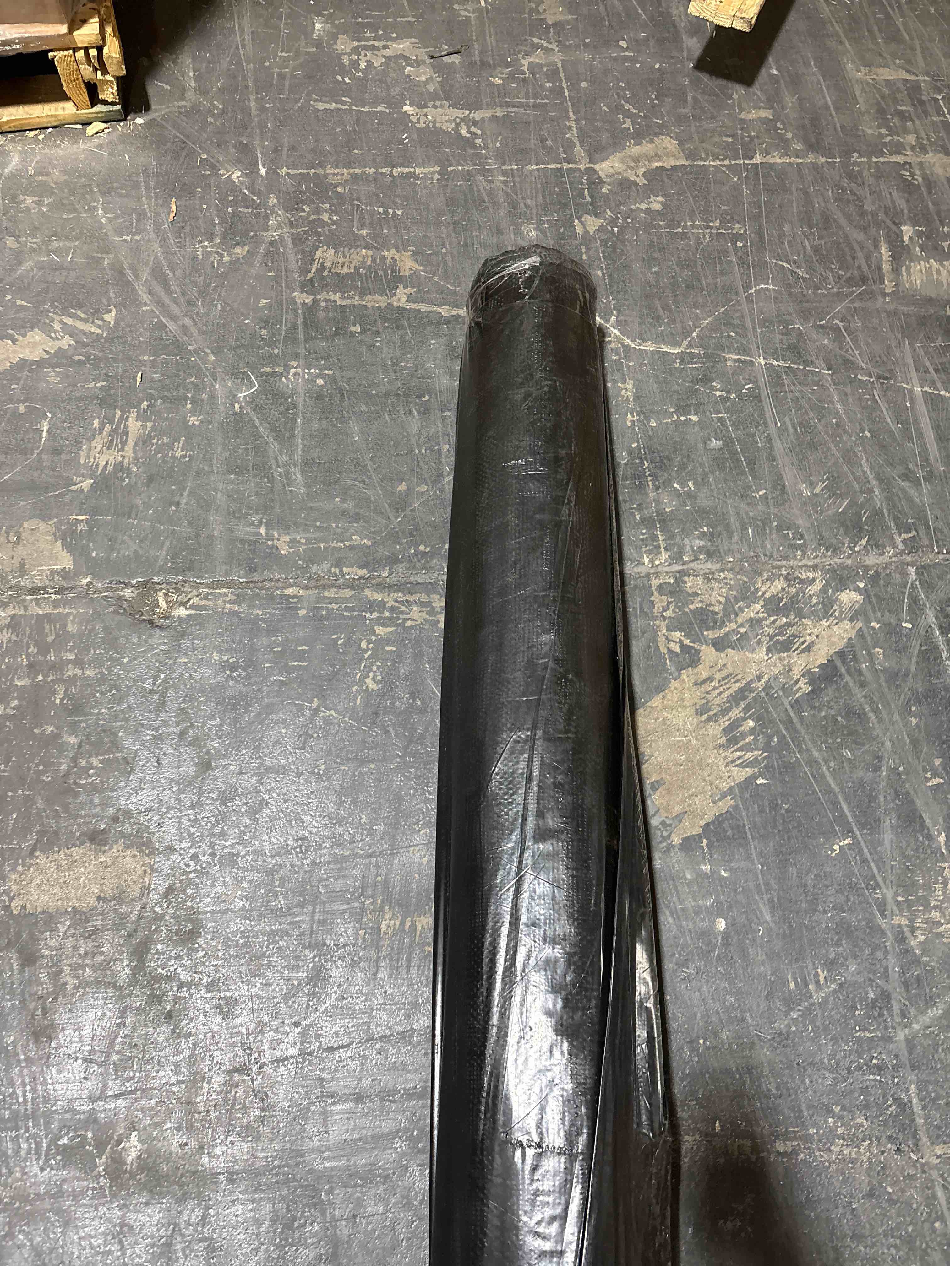 Condition photo showing New/Like New for ultimate innovations California villa 7x10 in/outdoor rug, black