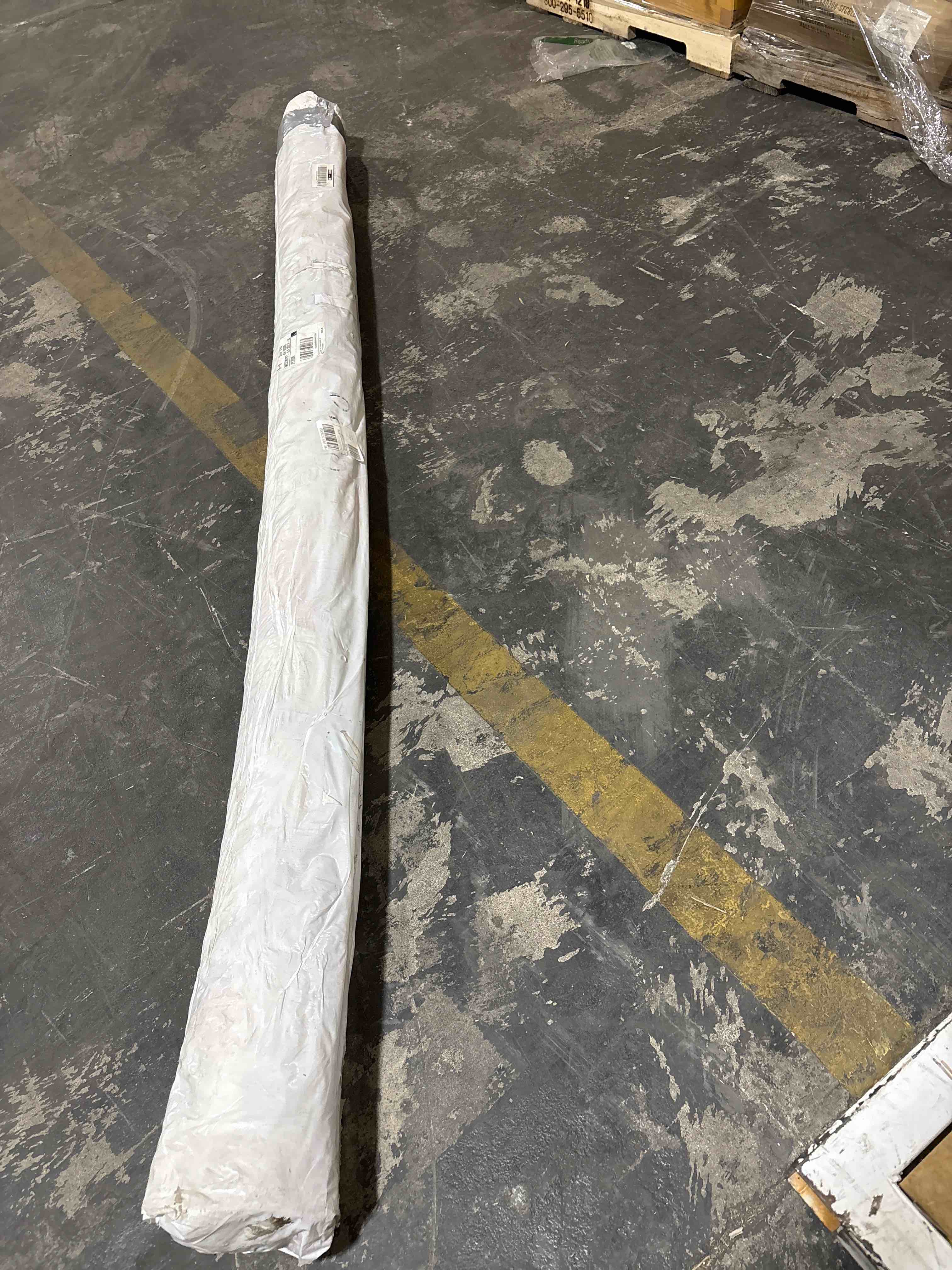 Condition photo showing New/Like New for nourison 5’3”x7’ romantic garden indoor/outdoor high-low rug, blue grey 