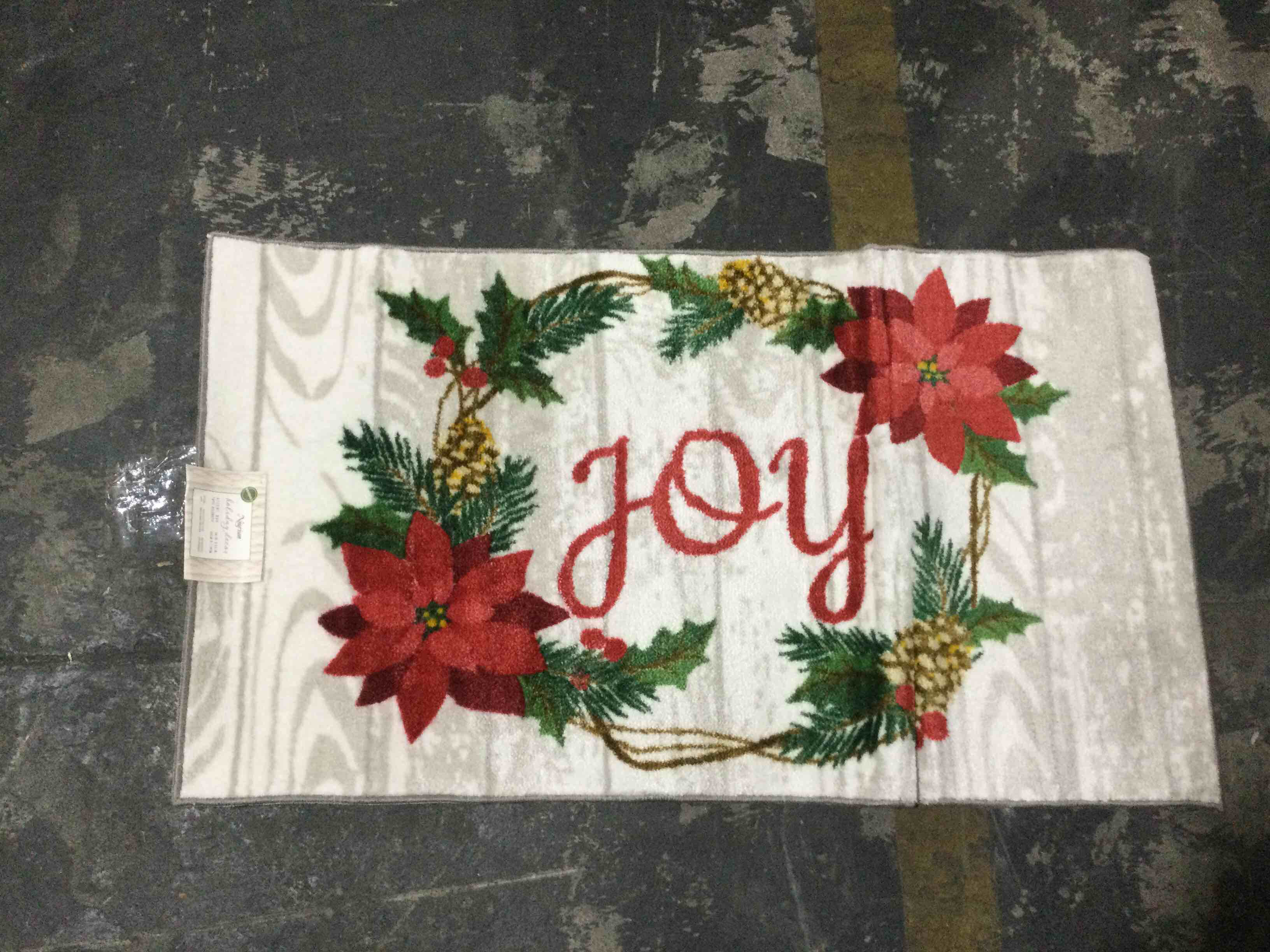 Condition photo showing New/Like New for nourison winter washable 26”x45” accent rug, joy 