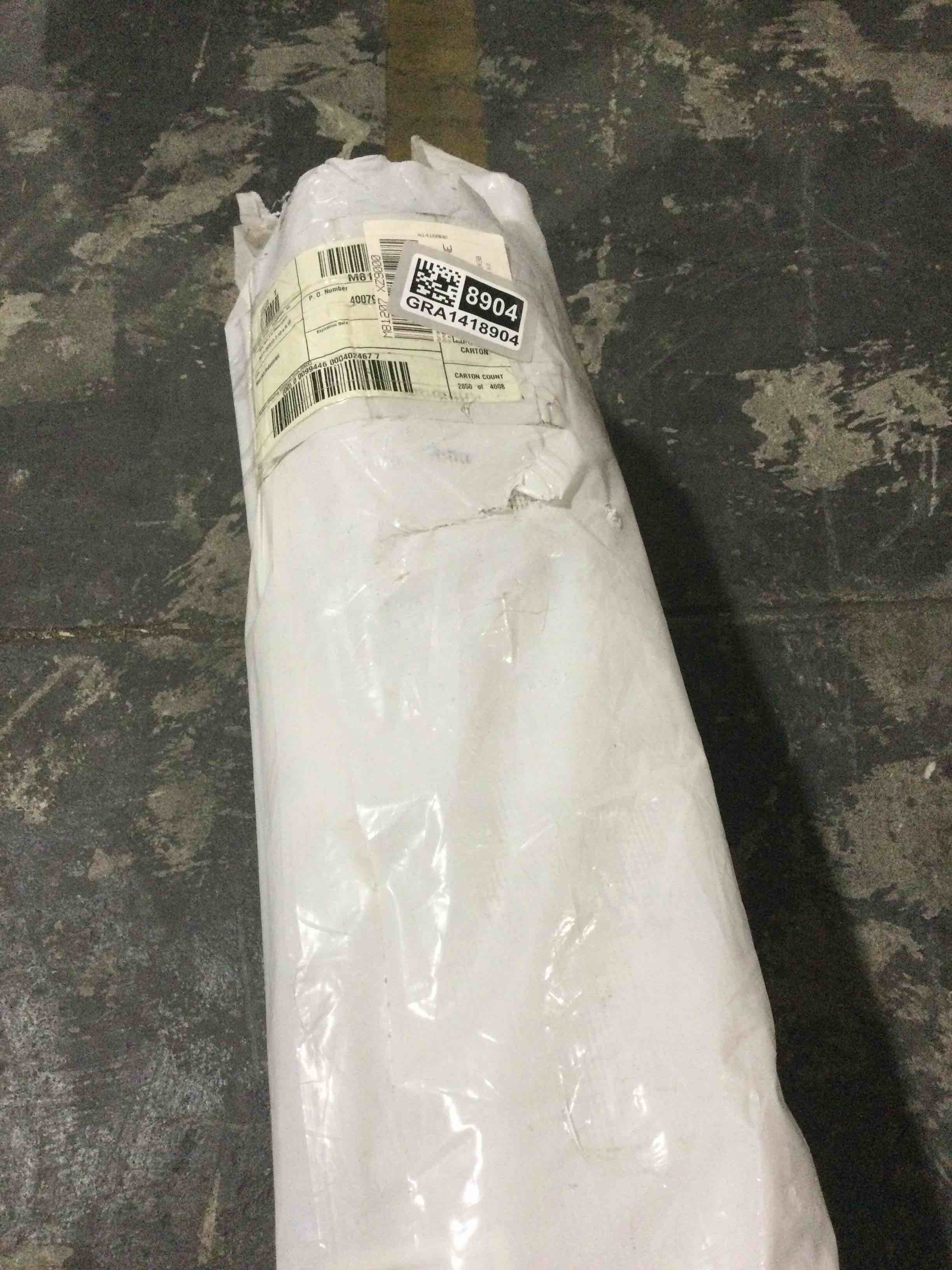 Condition photo showing New/Like New for nourison 7’10”x9’10” daisy bouquet indoor/outdoor high-low rug, blue grey