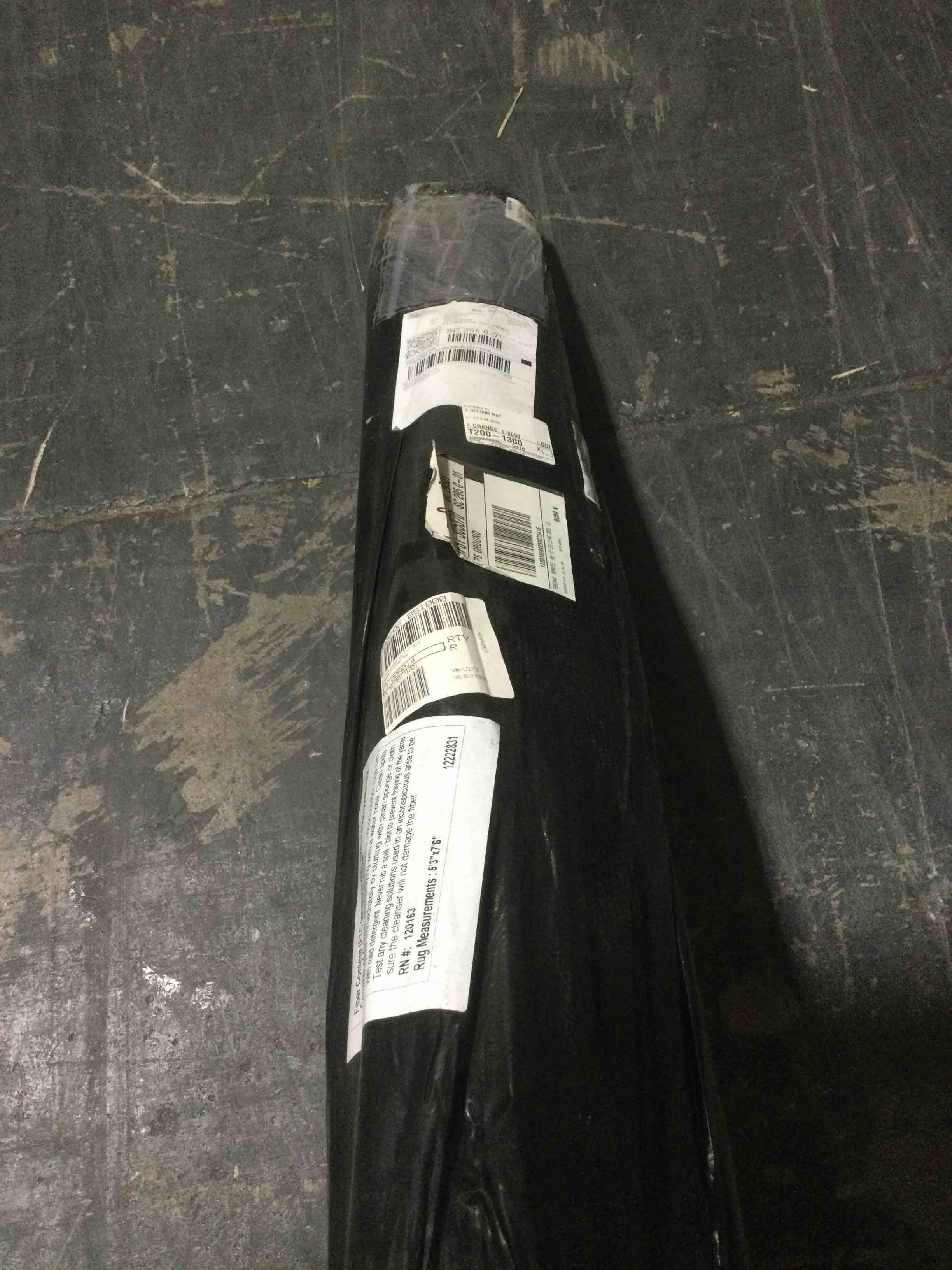 Condition photo showing New/Like New for ultimate innovations bella blossom 5x7 in/outdoor rug, ocean