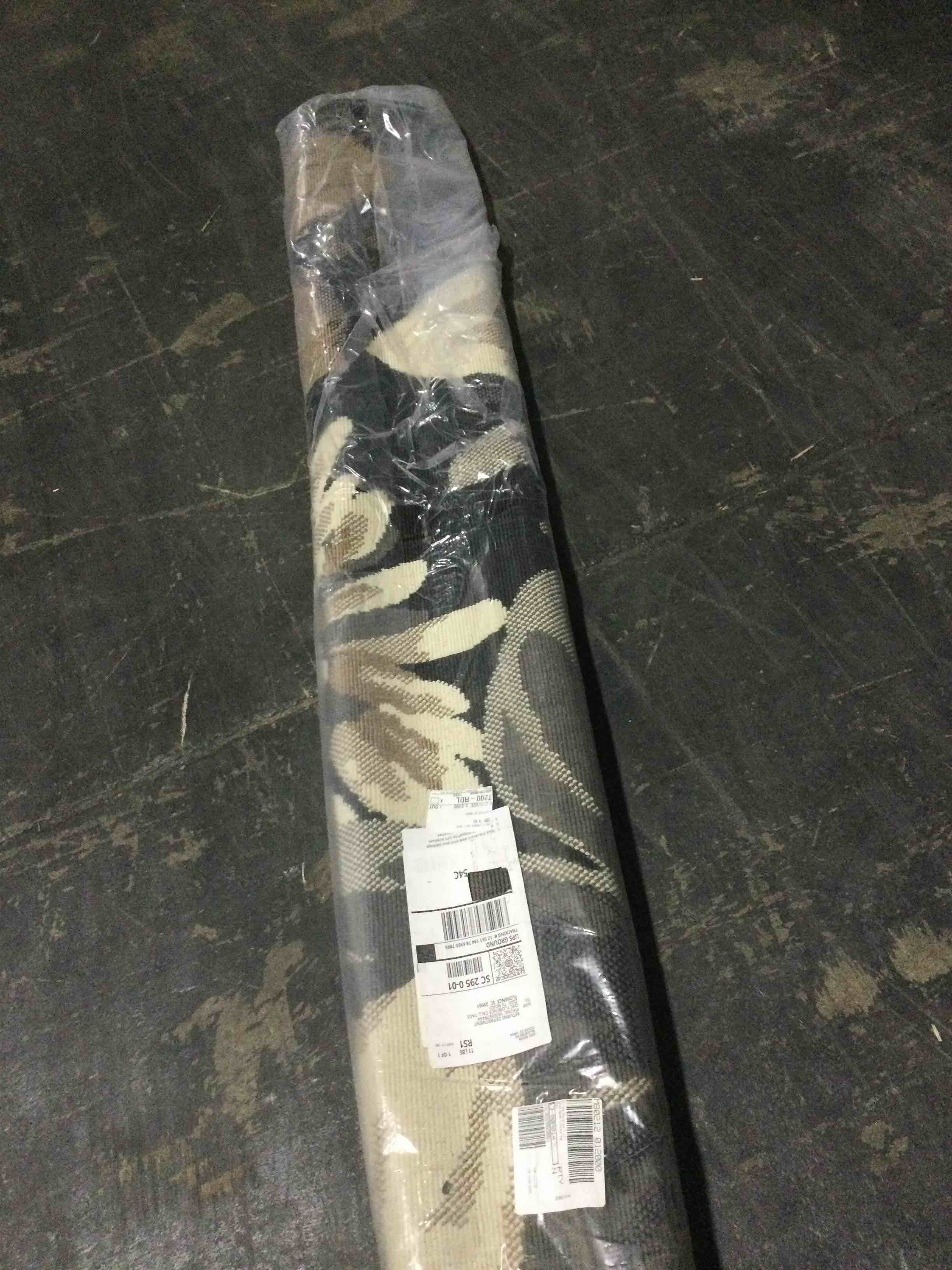 Condition photo showing New/Like New for ultimate innovations island escape 5x7 in/outdoor rug, black