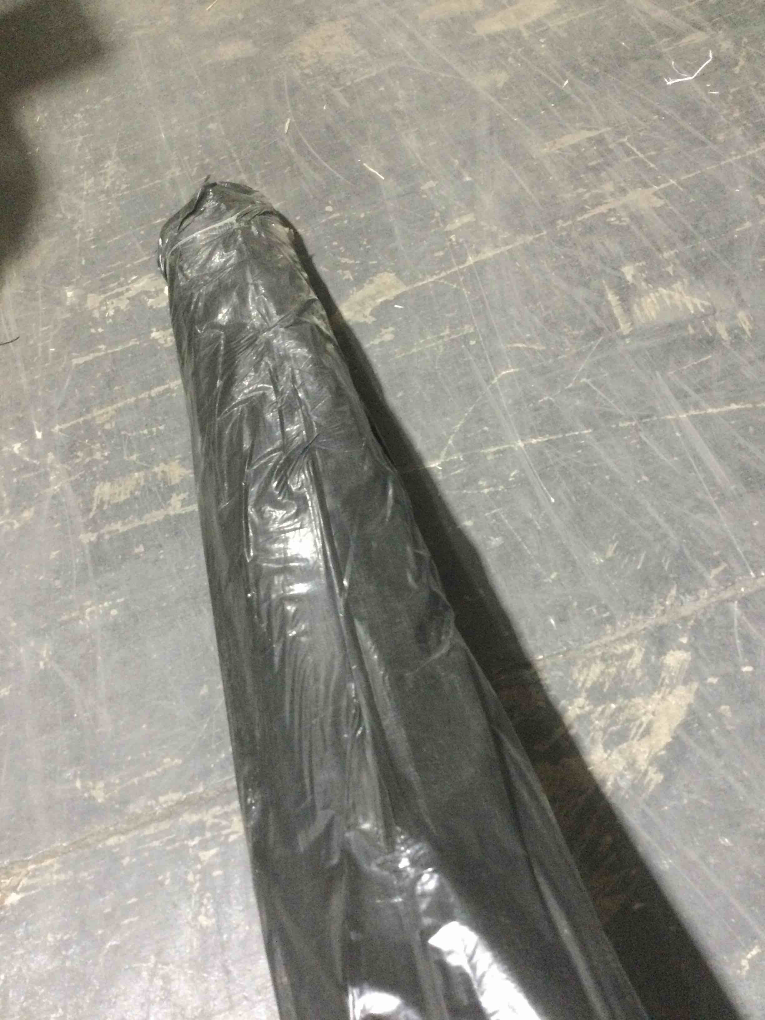 ultimate innovations island escape 7x10 in/outdoor rug, black