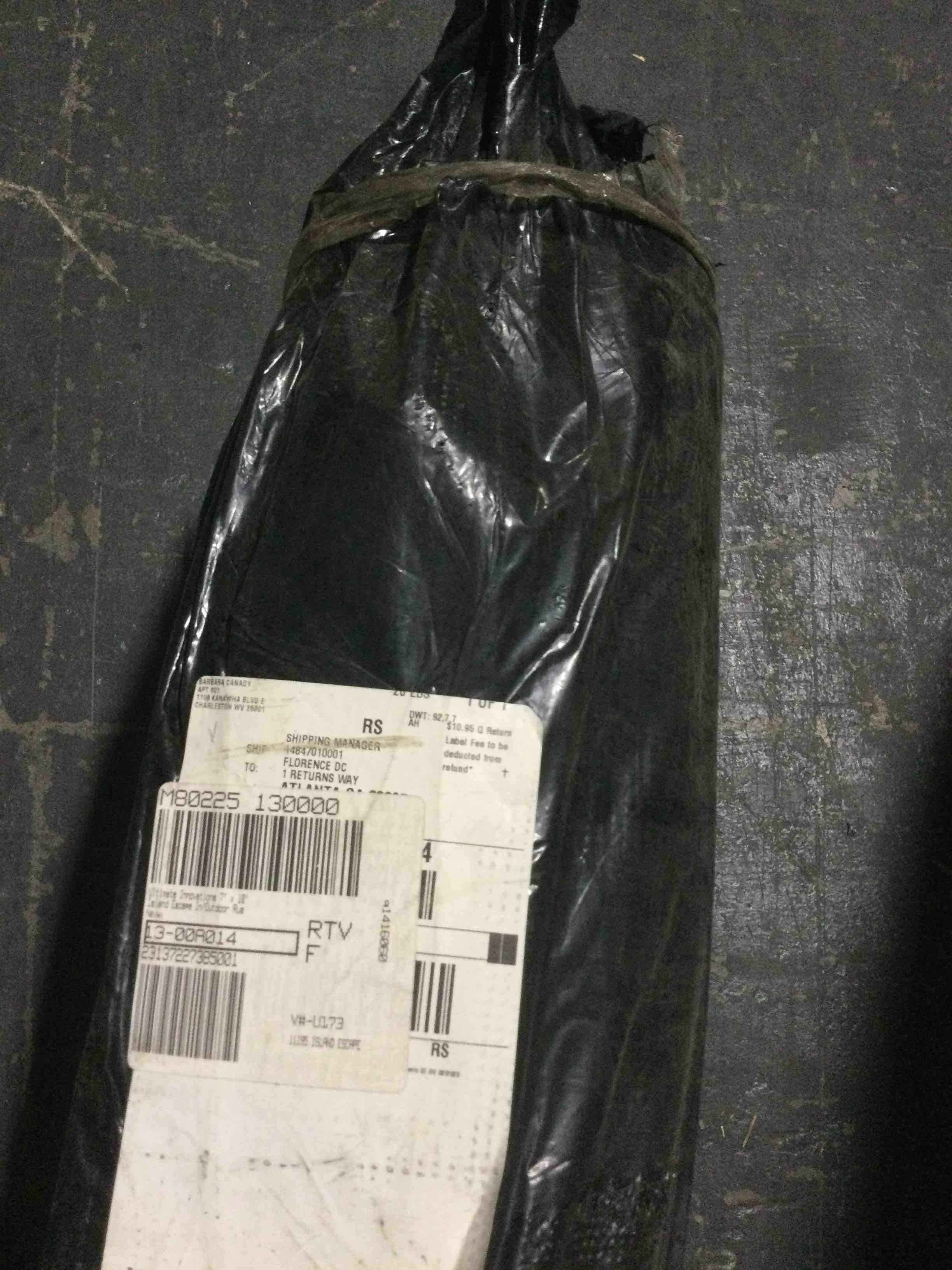 Condition photo showing New/Like New for ultimate innovations island escape 7x10 in/outdoor rug, navy