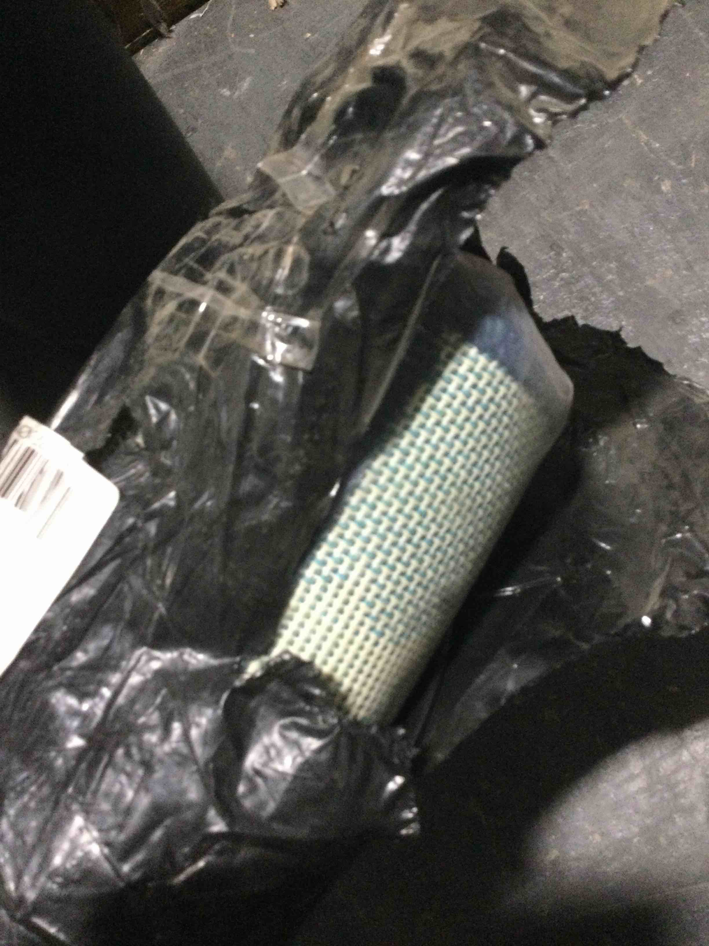 Condition photo showing New/Like New for ultimate innovations island escape 7x10 in/outdoor rug, navy