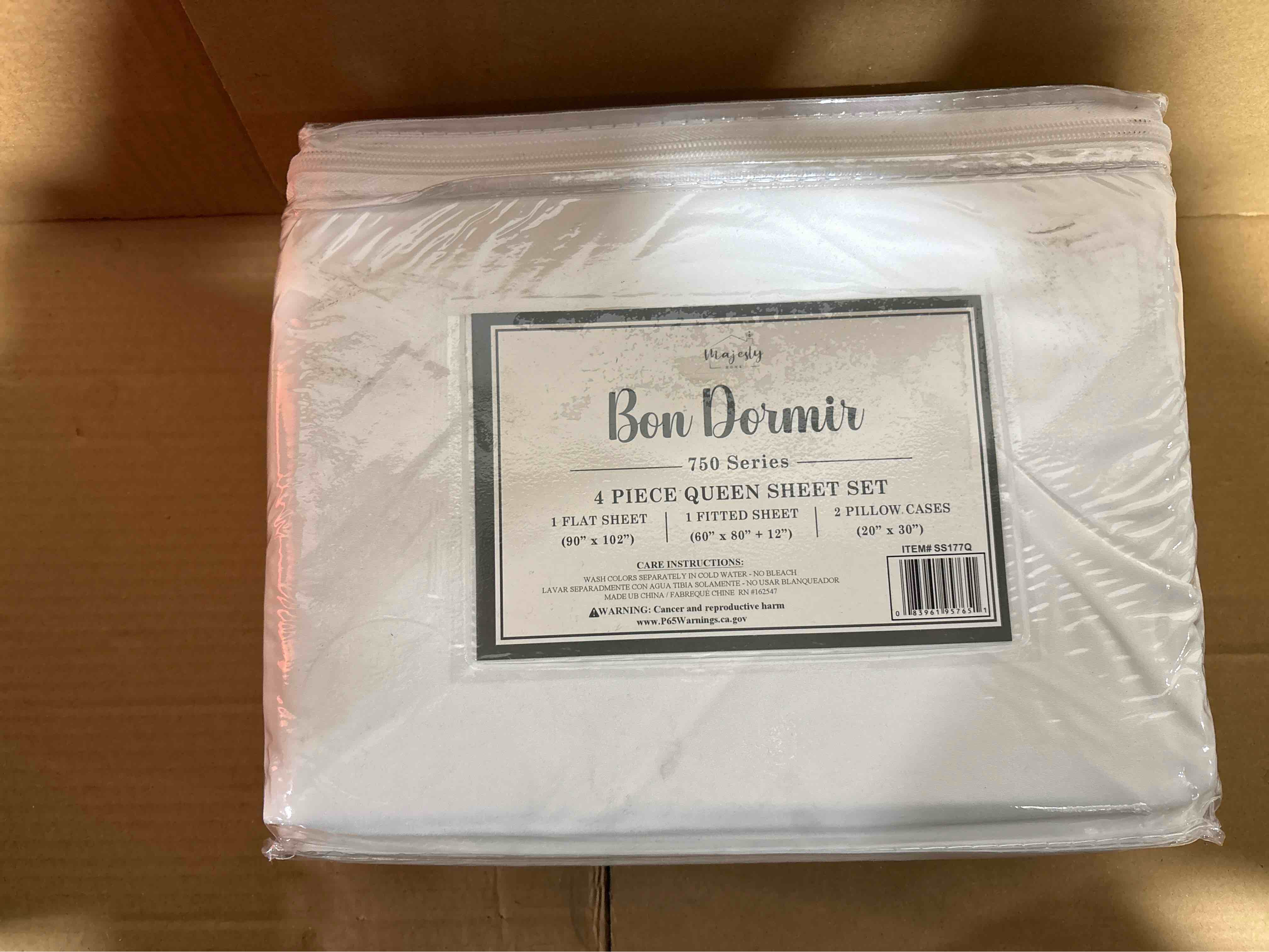 Condition photo showing New/Like New for Bon Dormir 750 series 4 piece queen sheet set includes one flat sheet one fitted sheet two pillowcases