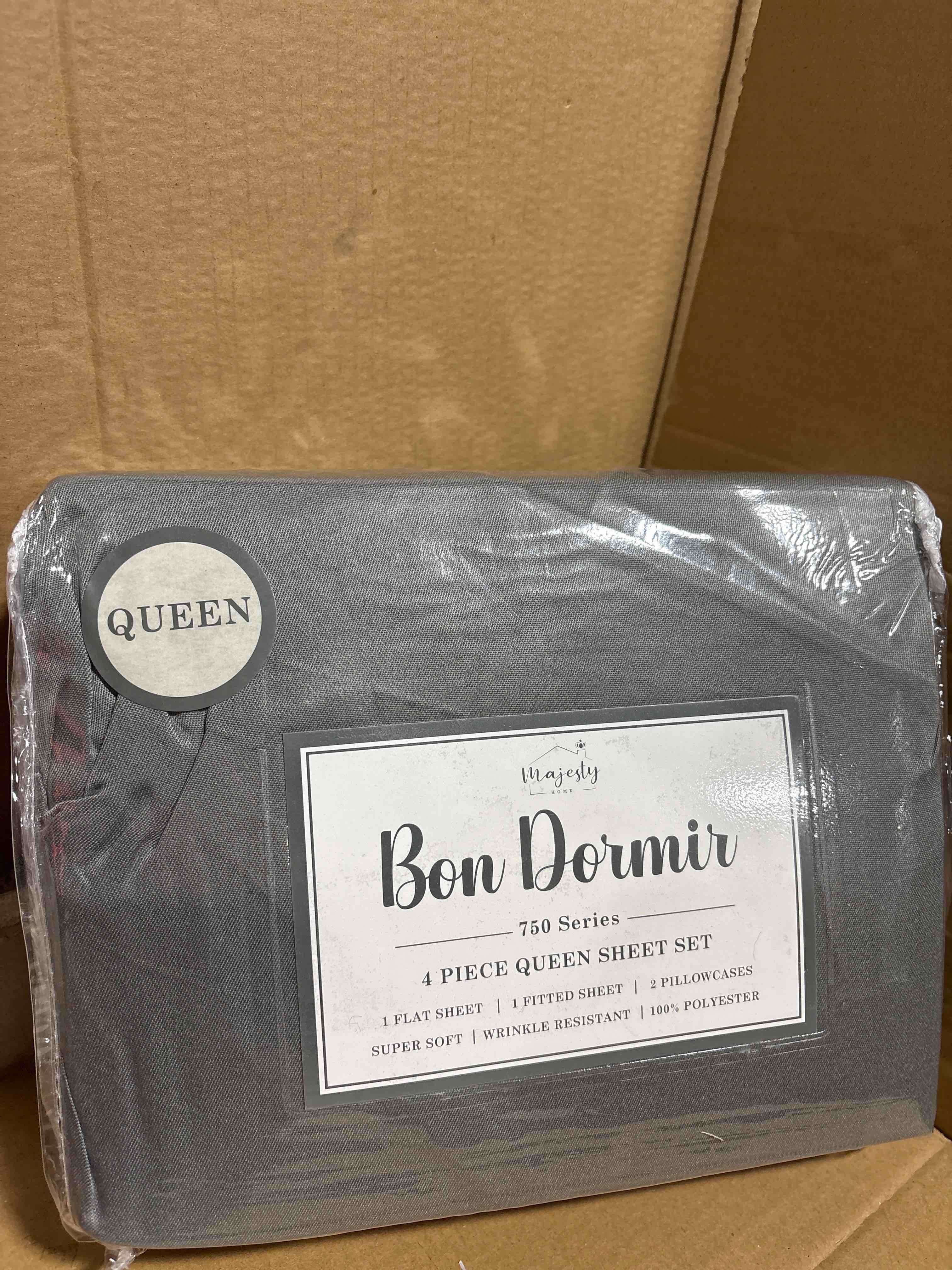 Condition photo showing New/Like New for Bon Dormir 750 series 4 piece queen sheet set includes one flat sheet one fitted sheet two pillowcases