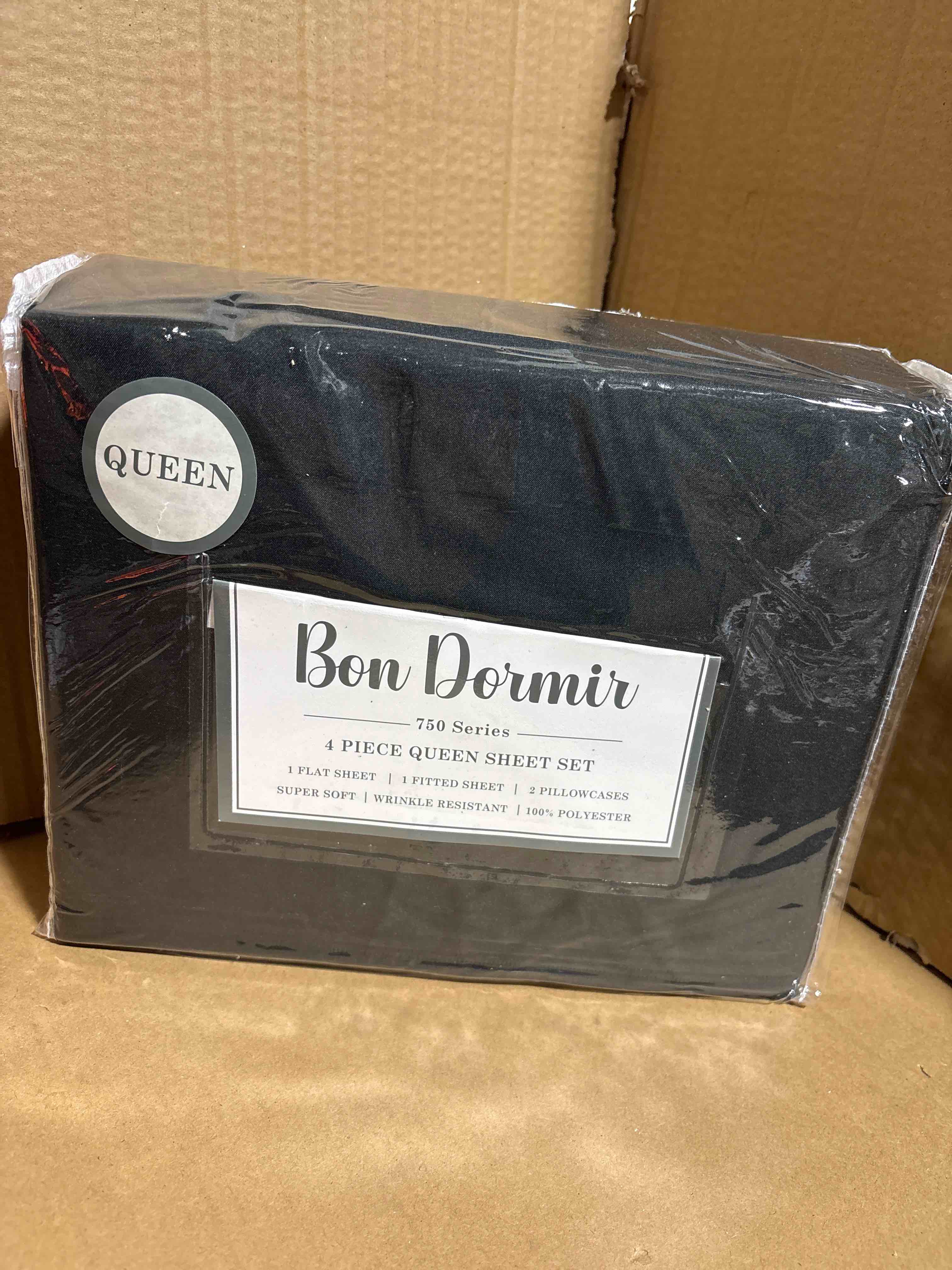 Condition photo showing New/Like New for Bon Dormir 750 series 4 piece queen sheet set includes one flat sheet one fitted sheet two pillowcases
