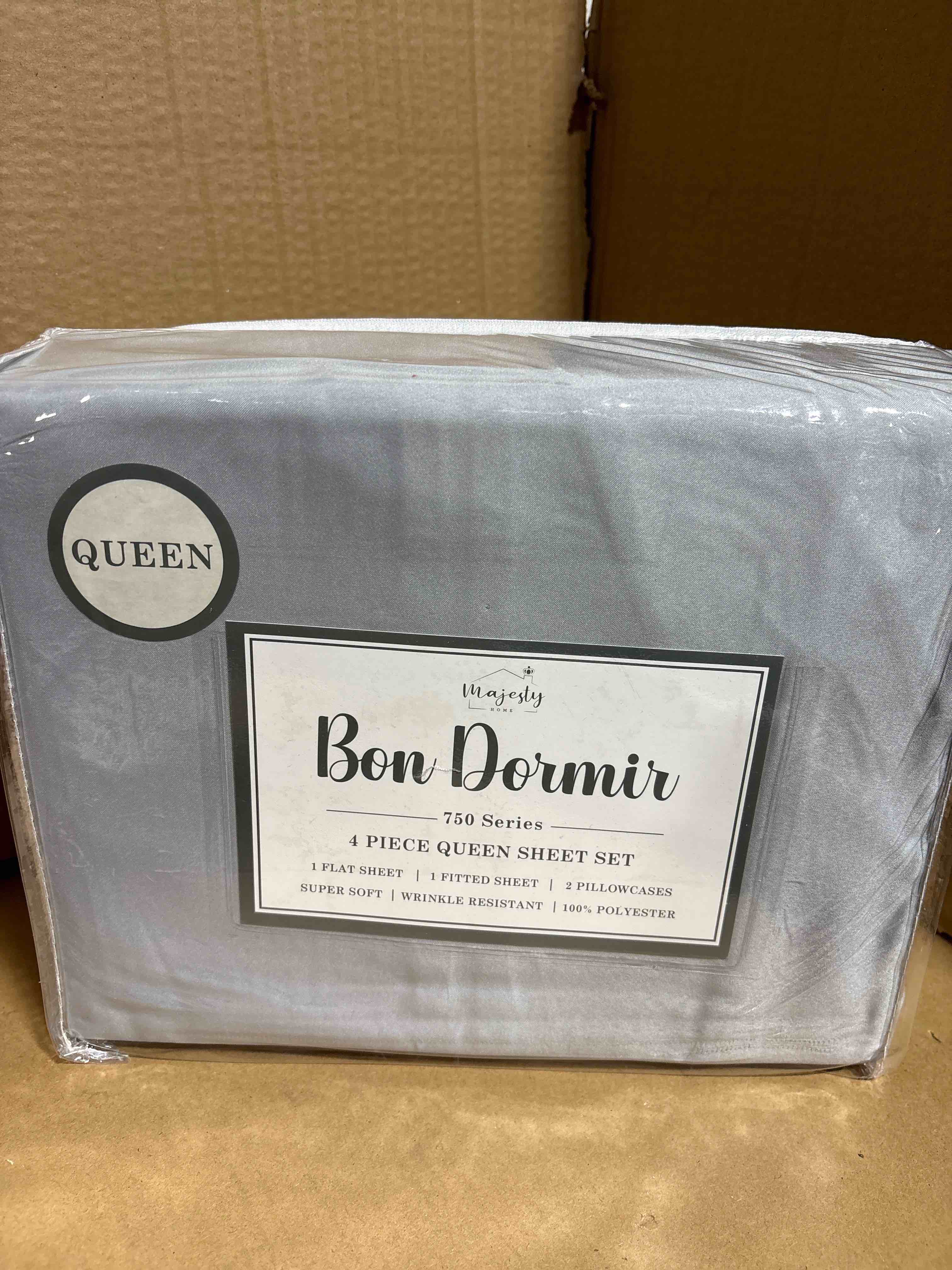 Condition photo showing New/Like New for Bon Dormir 750 series 4 piece queen sheet set includes one flat sheet one fitted sheet two pillowcases