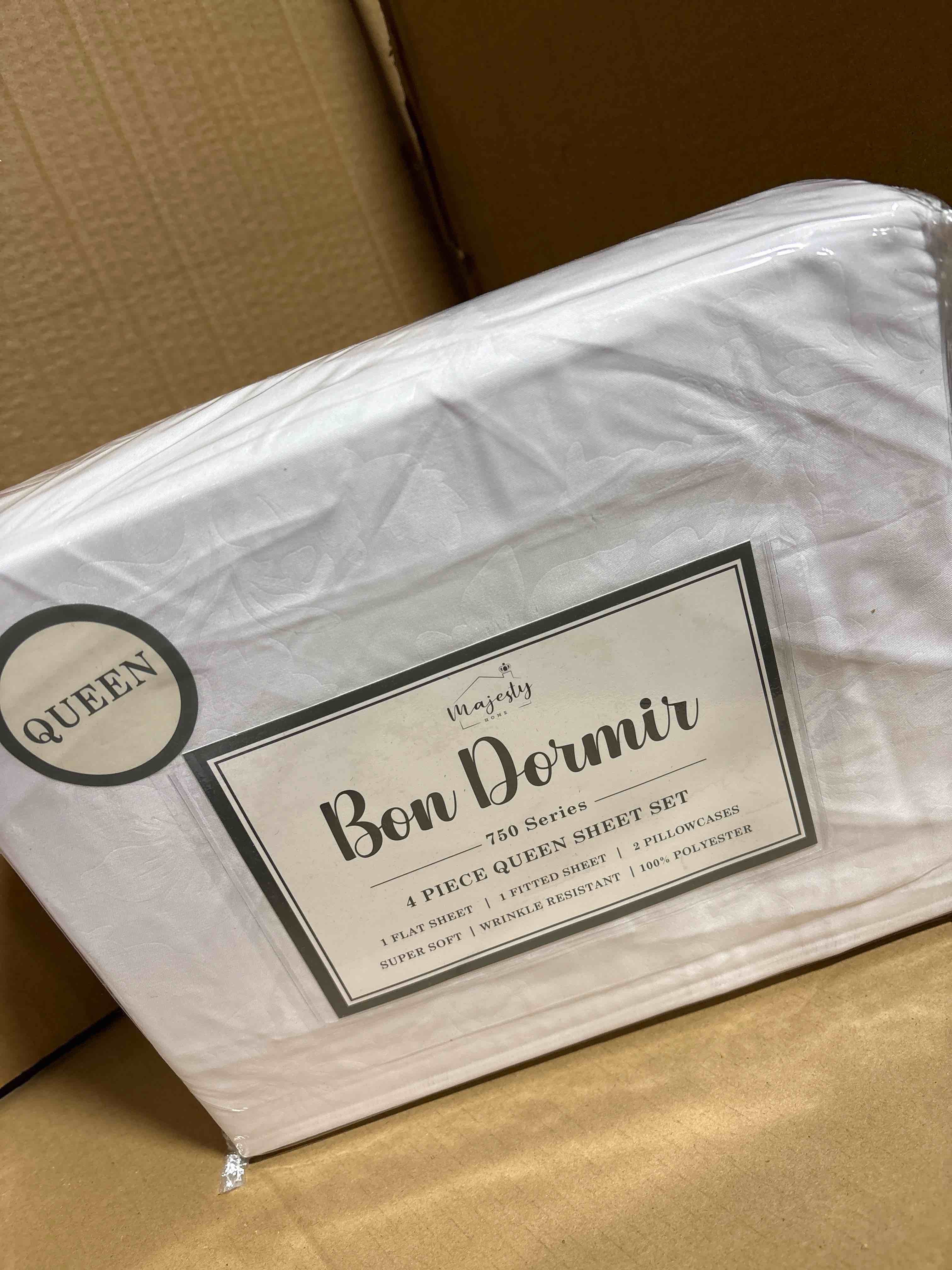 Condition photo showing New/Like New for Bon Dormir 750 series 4 piece queen sheet set includes one flat sheet one fitted sheet two pillowcases