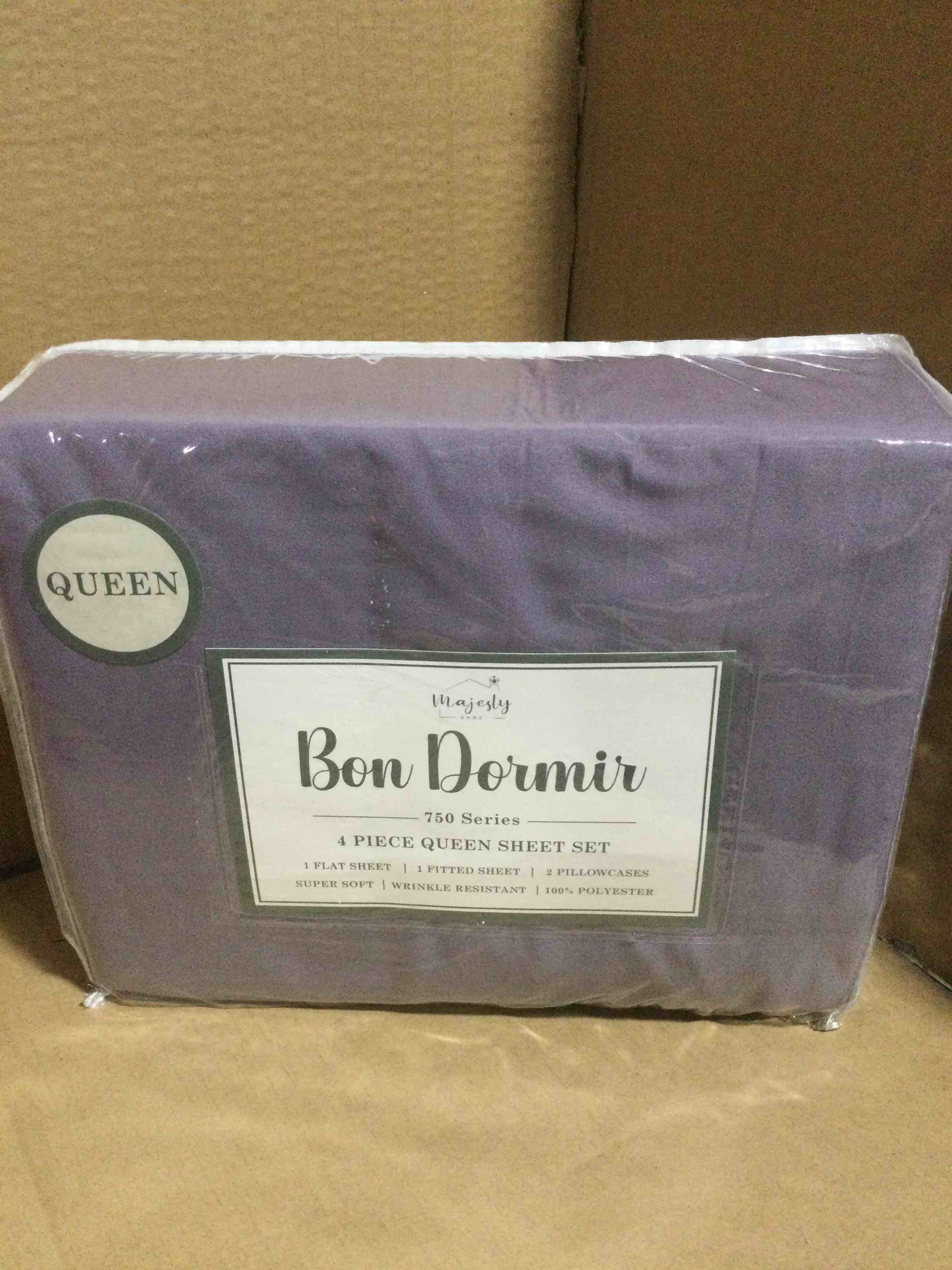 Condition photo showing New/Like New for Bon Dormir 750 series 4 piece queen sheet set includes one flat sheet one fitted sheet two pillowcases