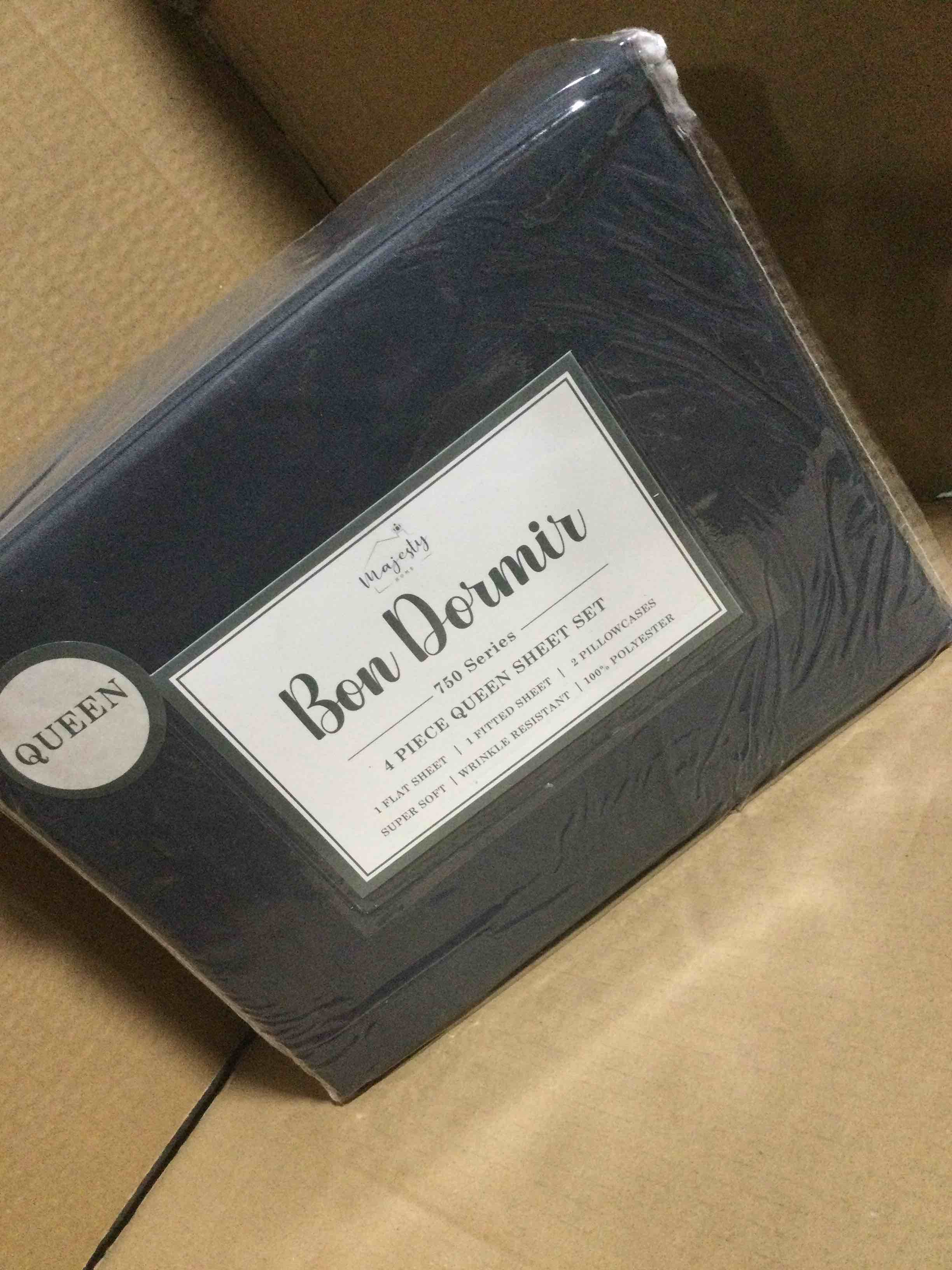 Condition photo showing New/Like New for Bon Dormir 750 series 4 piece queen sheet set includes one flat sheet one fitted sheet two pillowcases