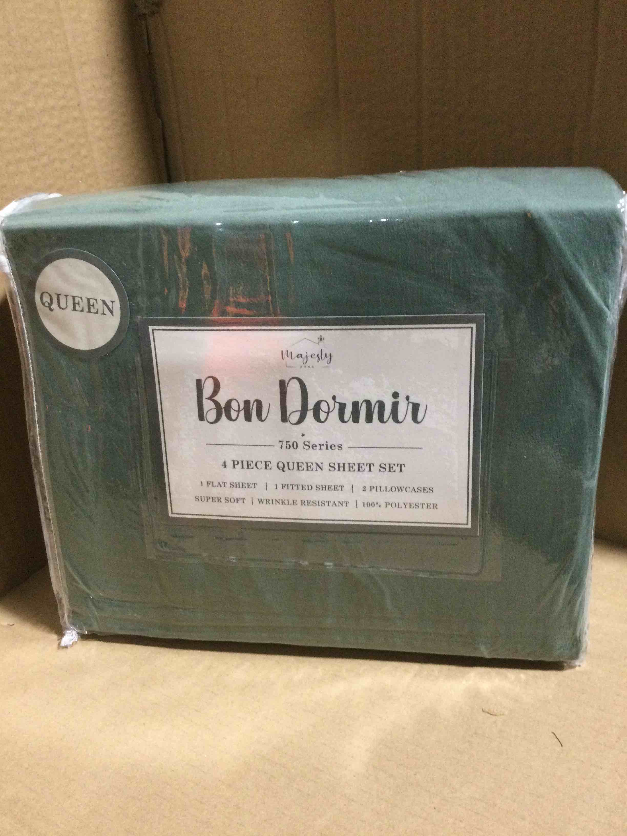 Condition photo showing New/Like New for queen Bon Dormir 750 series 4 piece queen sheet set includes one flat sheet one fitted sheet two pillowcases