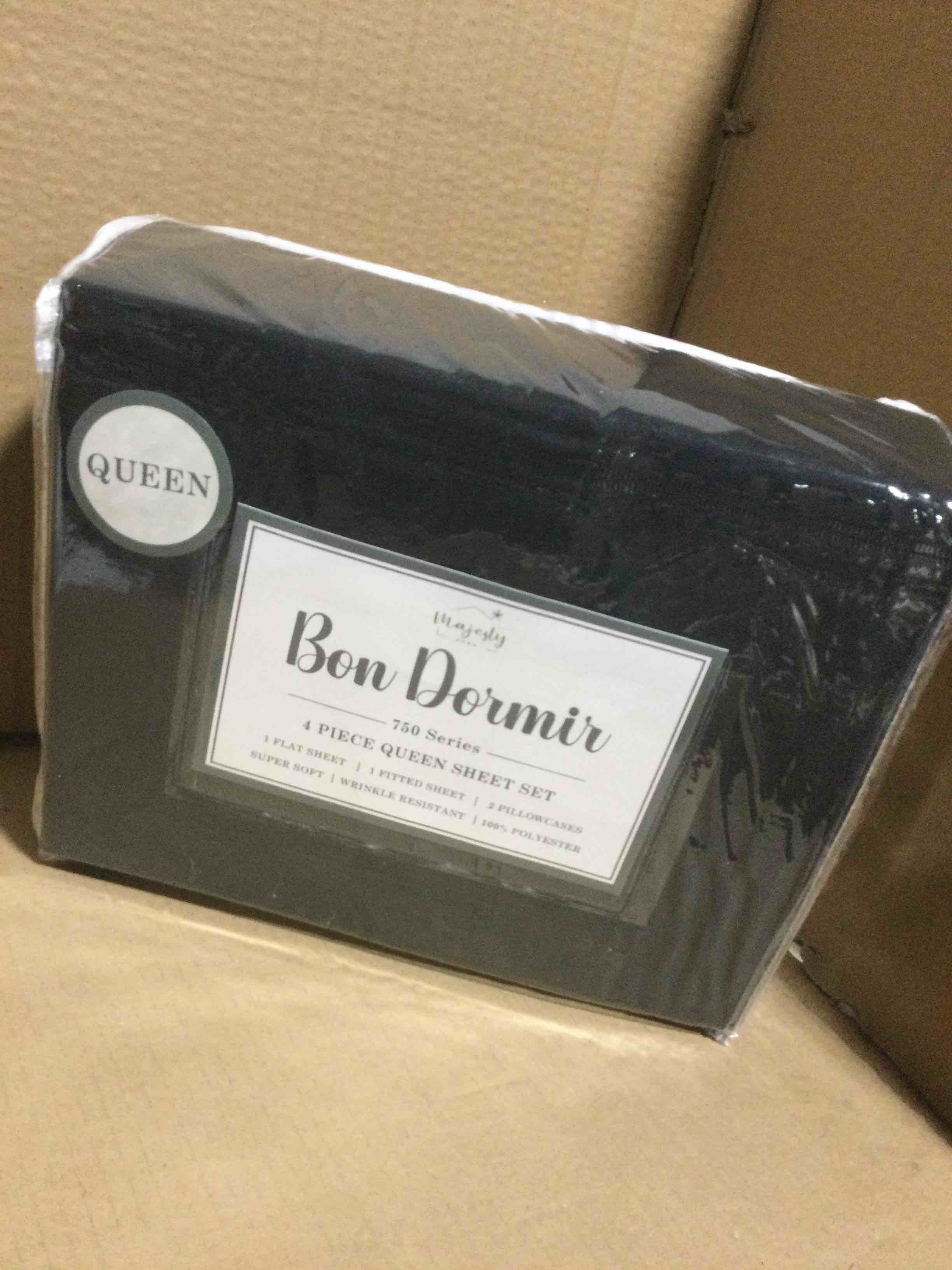 Condition photo showing New/Like New for queen Bon Dormir 750 series 4 piece queen sheet set includes one flat sheet one fitted sheet two pillowcases