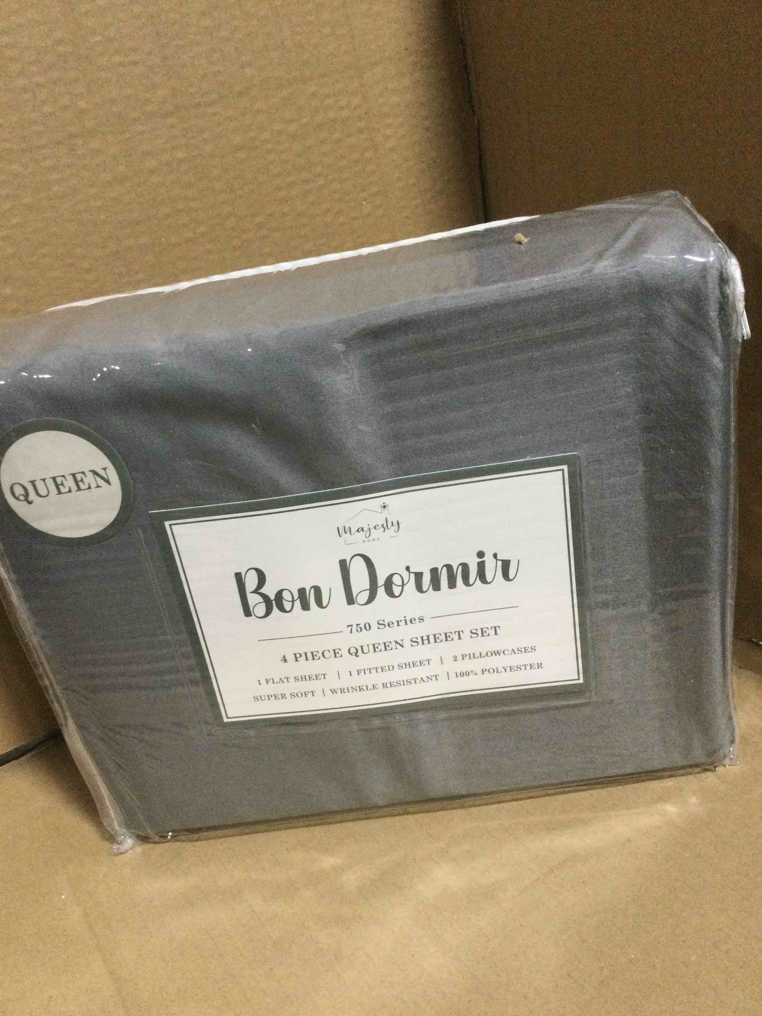 Condition photo showing New/Like New for queen Bon Dormir 750 series 4 piece queen sheet set includes one flat sheet one fitted sheet two pillowcases