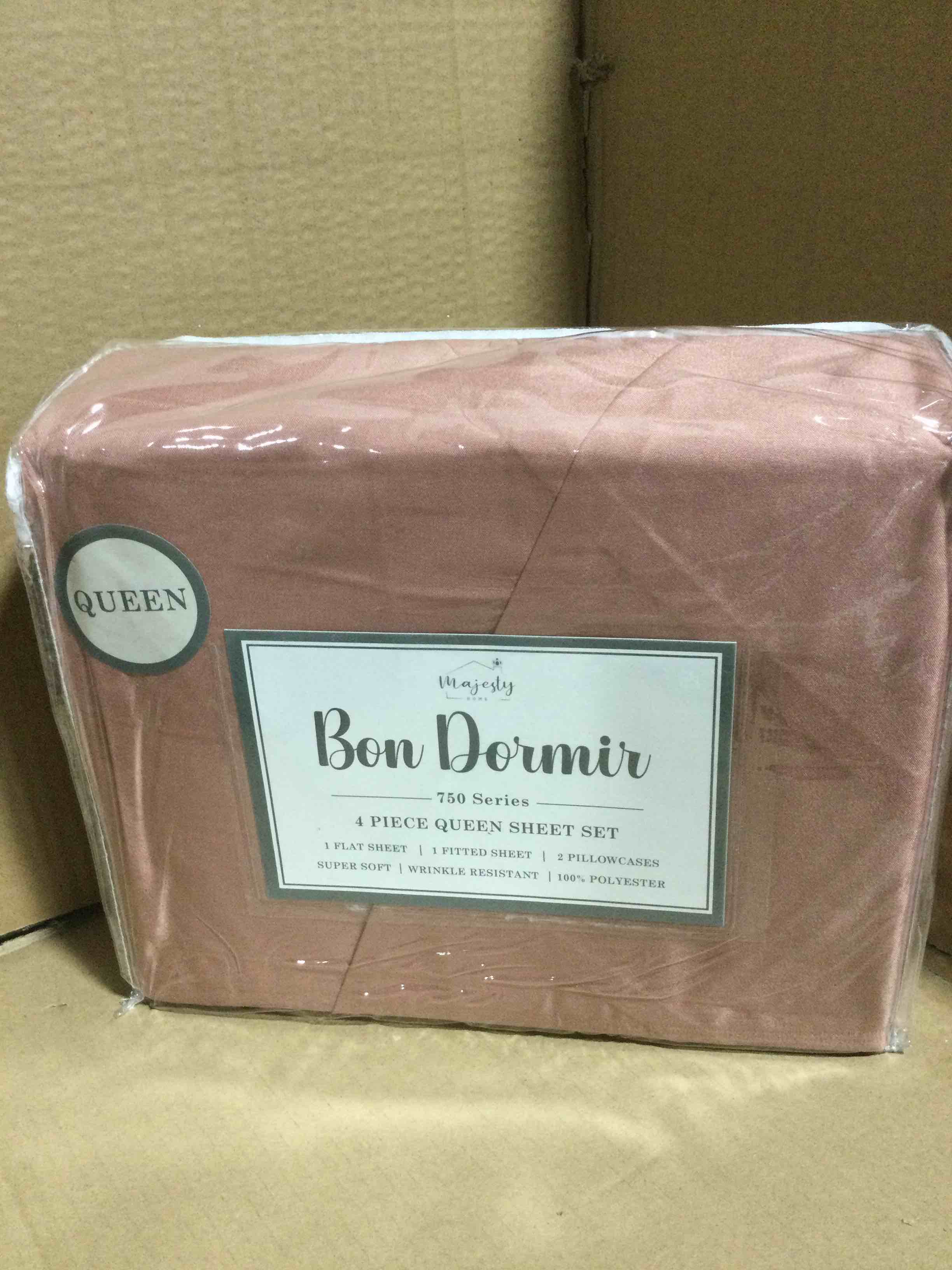 Condition photo showing New/Like New for queen Bon Dormir 750 series 4 piece queen sheet set includes one flat sheet one fitted sheet two pillowcases