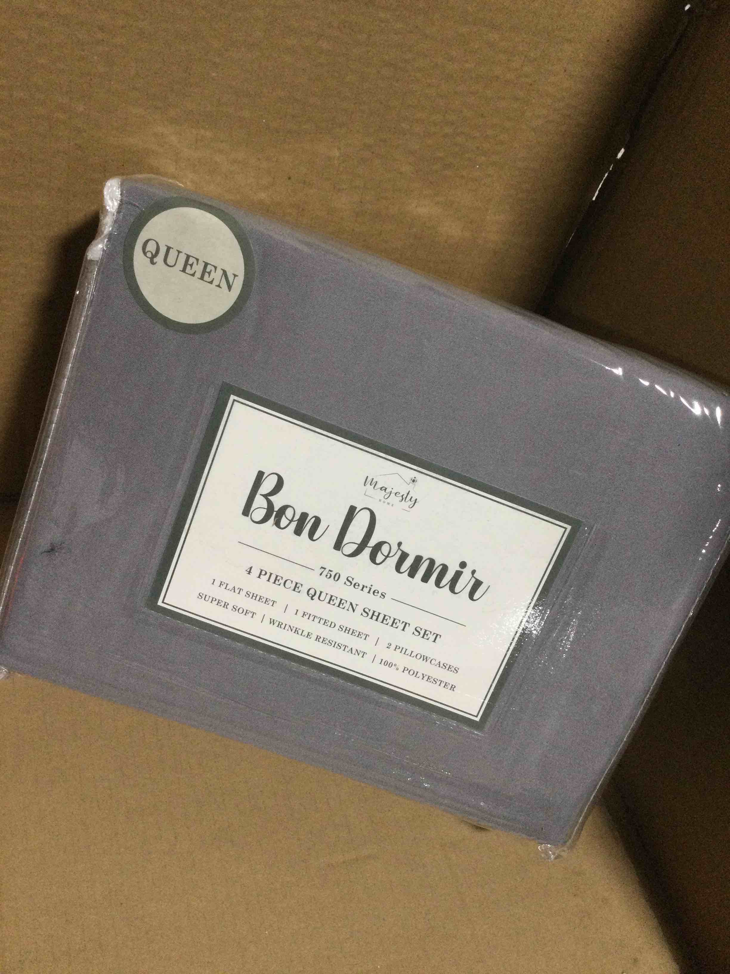 Condition photo showing New/Like New for queen Bon Dormir 750 series 4 piece queen sheet set includes one flat sheet one fitted sheet two pillowcases