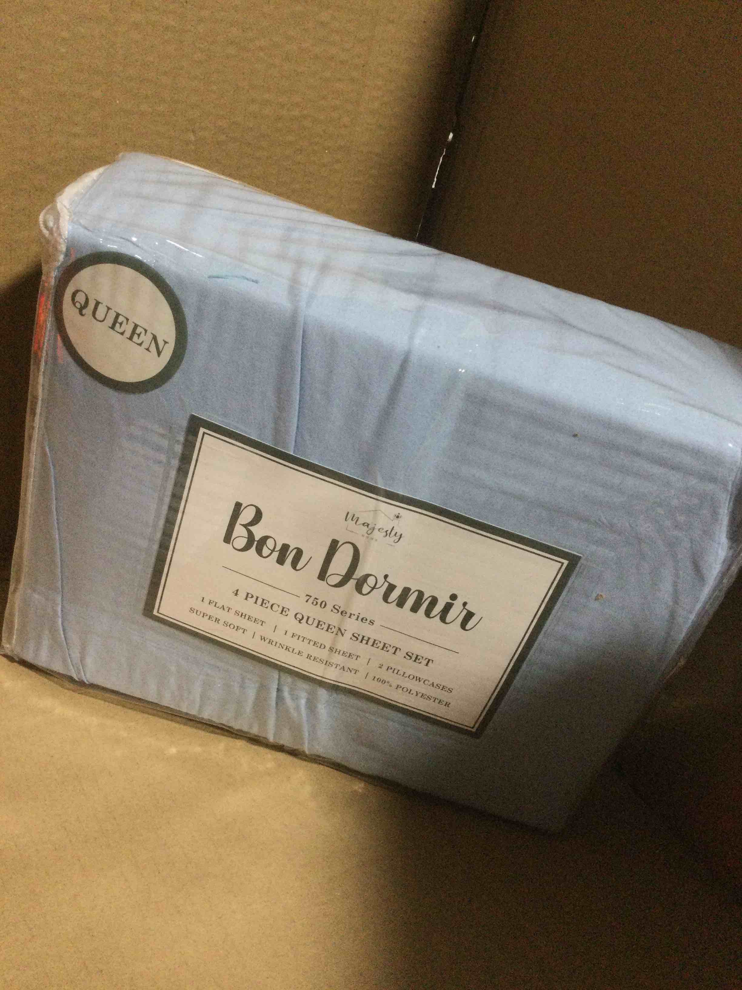 Condition photo showing New/Like New for queen Bon Dormir 750 series 4 piece queen sheet set includes one flat sheet one fitted sheet two pillowcases