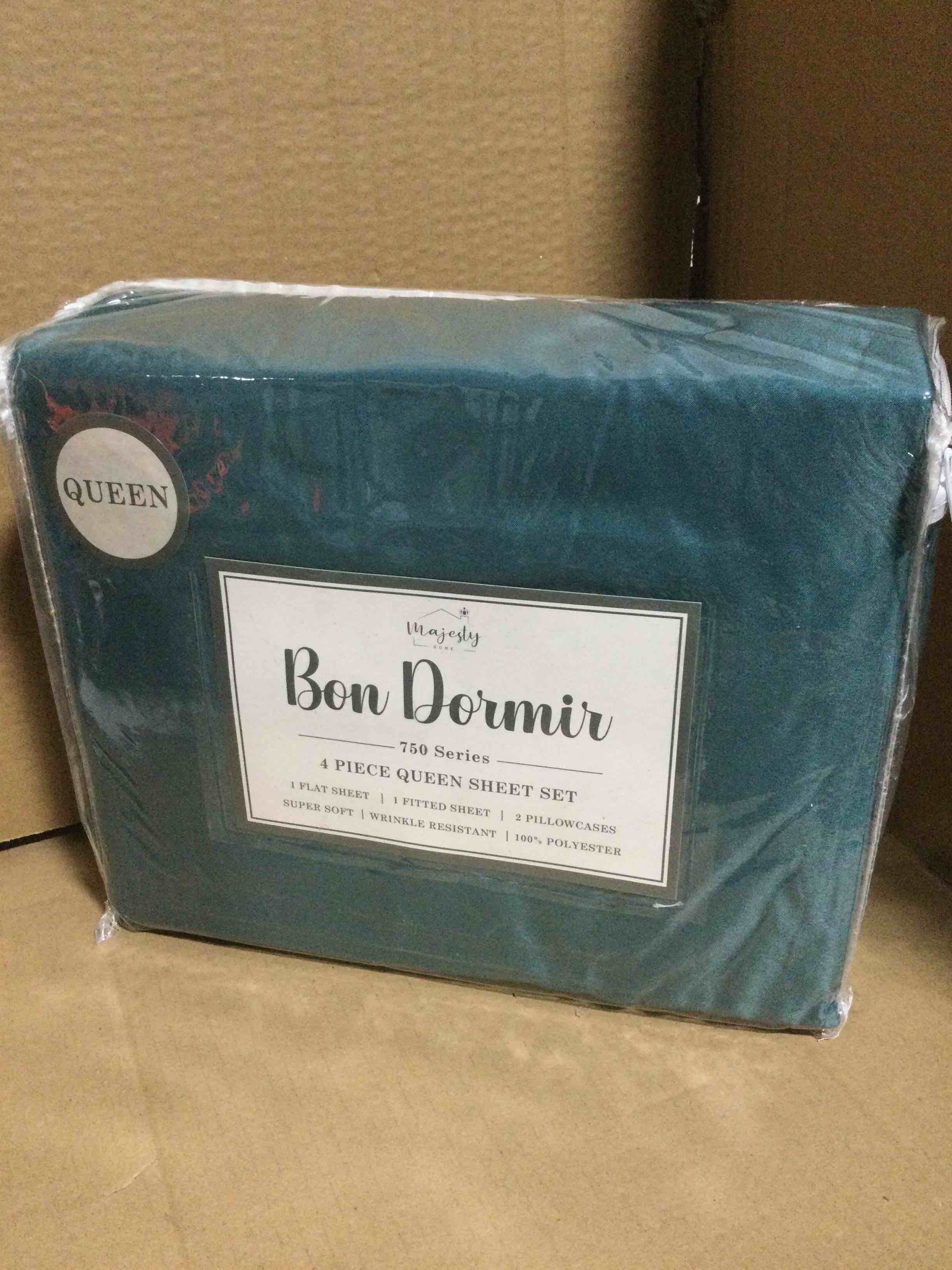 Condition photo showing New/Like New for Queen Bon Dormir 750 series 4 piece queen sheet set includes one flat sheet one fitted sheet two pillowcases