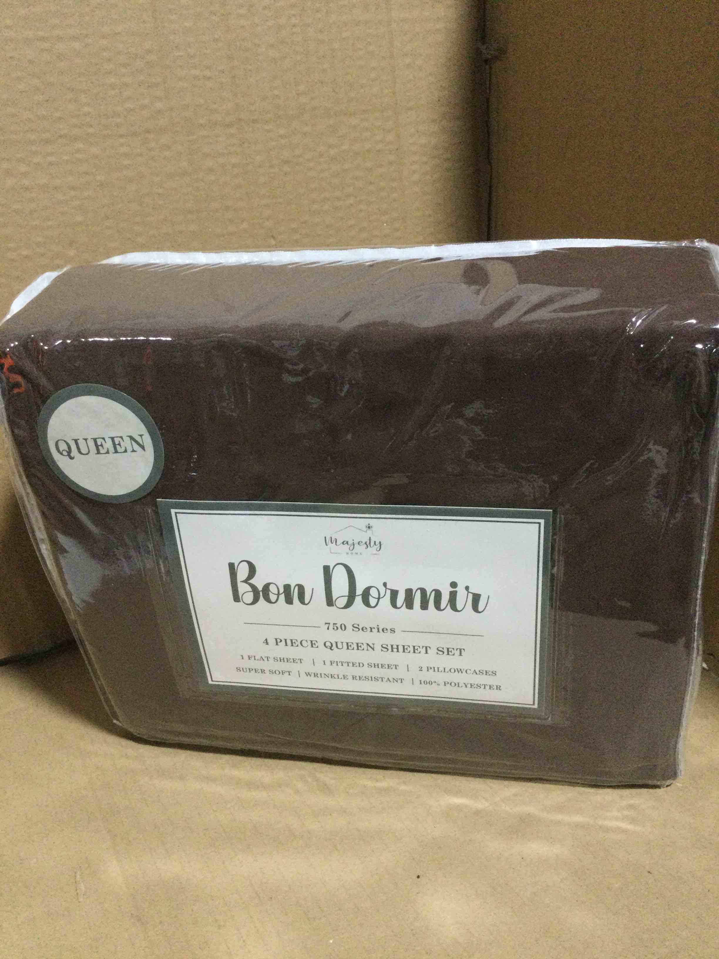 Condition photo showing New/Like New for Queen Bon Dormir 750 series 4 piece queen sheet set includes one flat sheet one fitted sheet two pillowcases