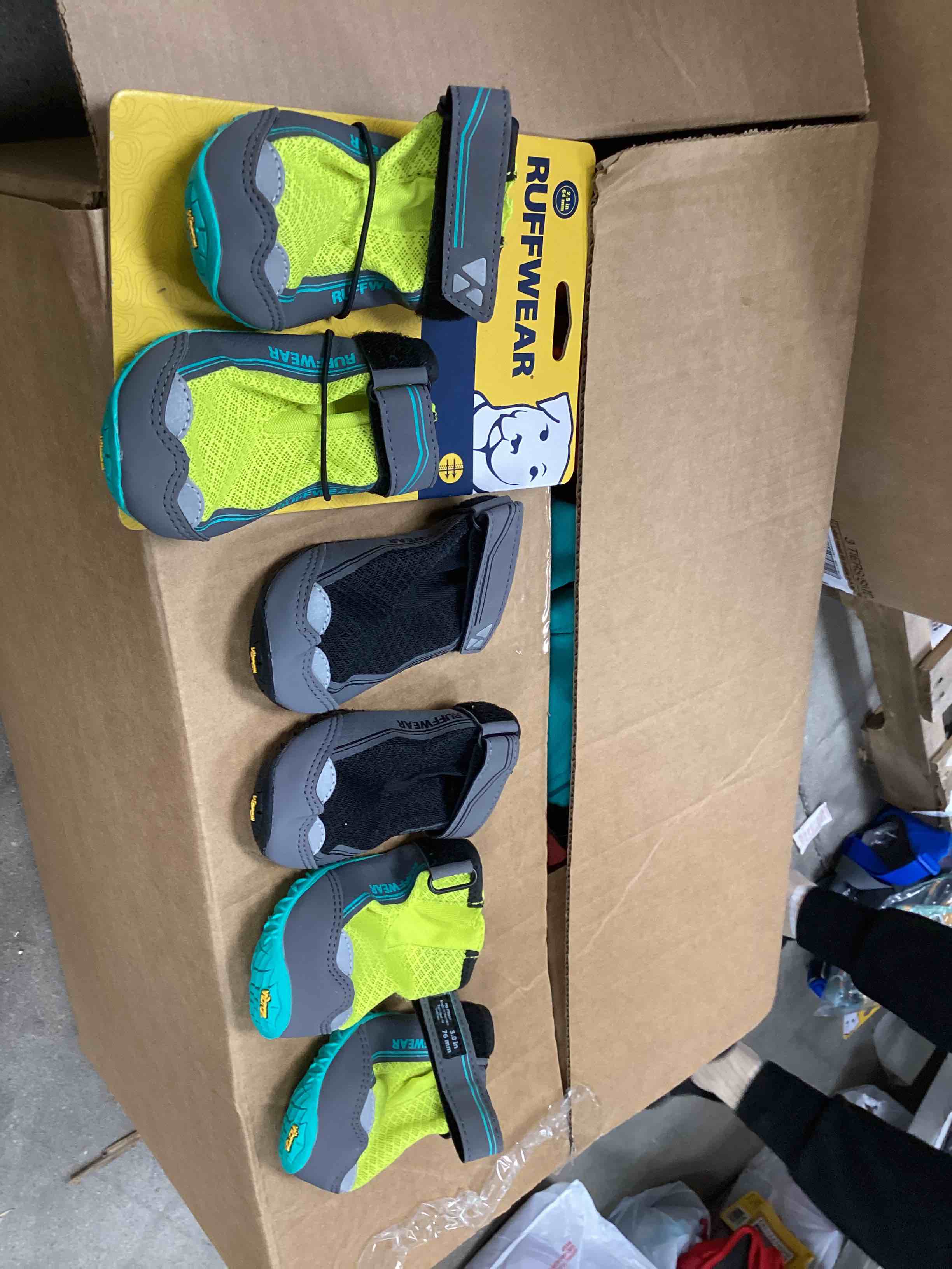 https://s3.amazonaws.com/lotting-images-prod/bidfta/GRA1432036_1743699095704.jpeg