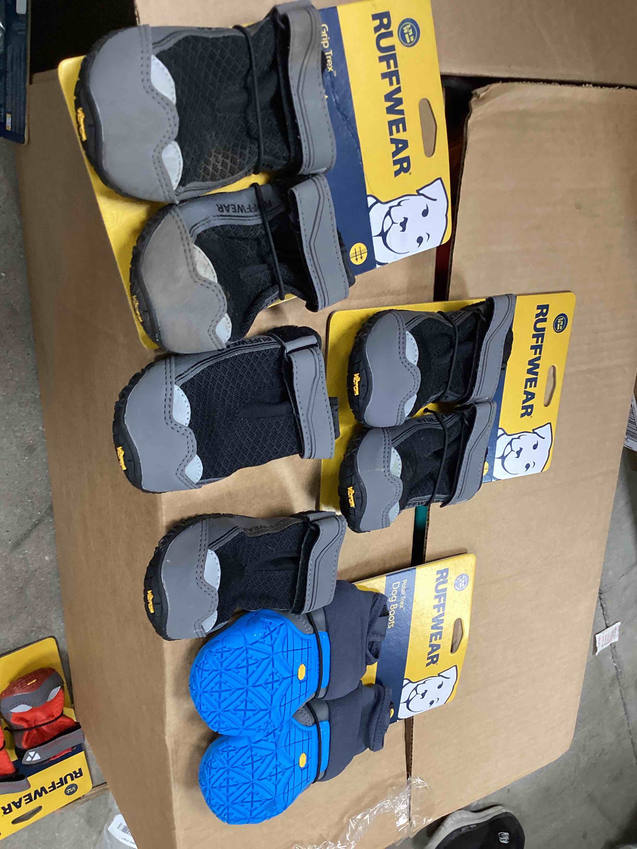 https://s3.amazonaws.com/lotting-images-prod/bidfta/GRA1432038_1743698366556.jpeg