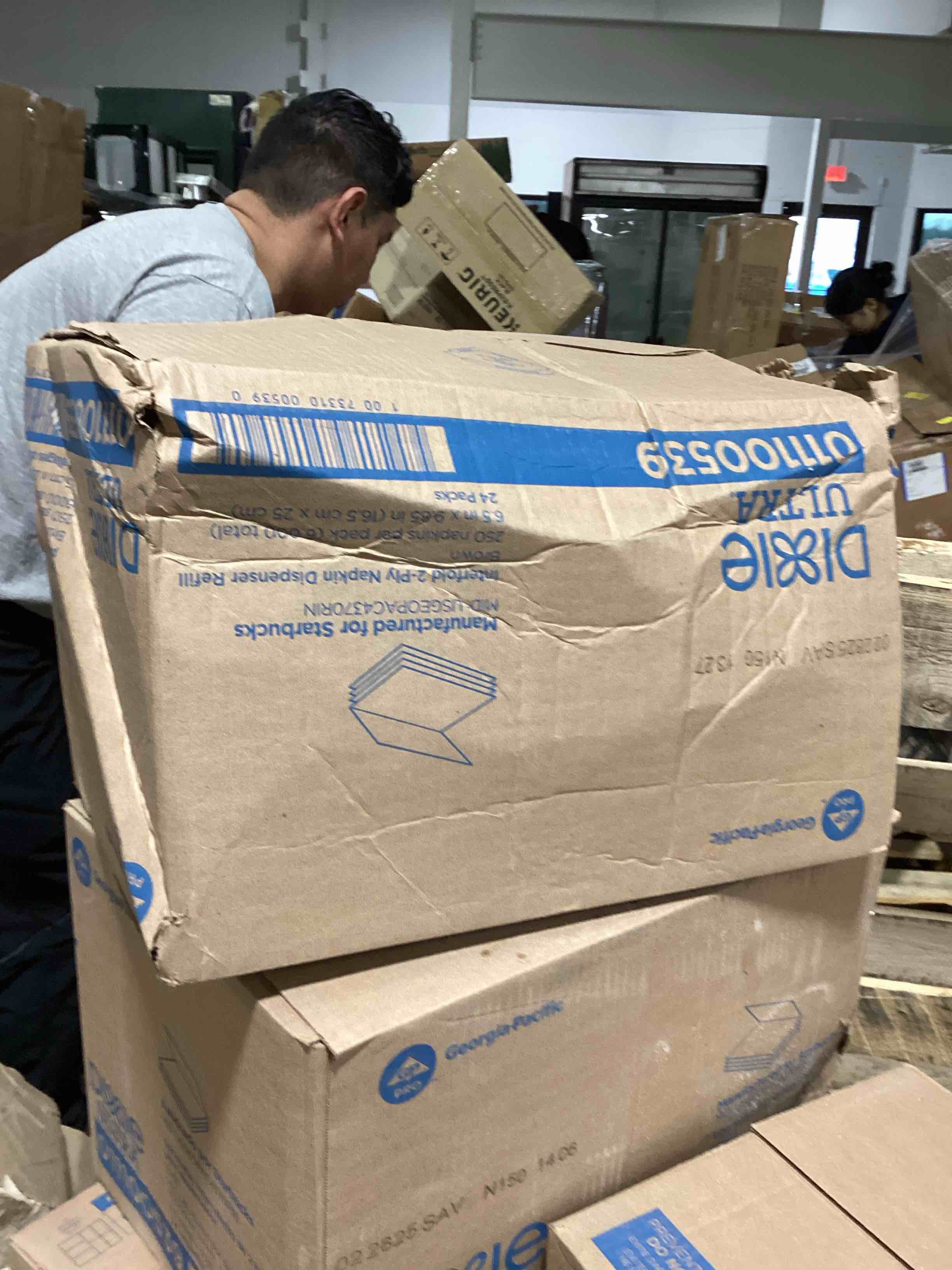 https://s3.amazonaws.com/lotting-images-prod/bidfta/GRA1432258_1743775041406.jpeg