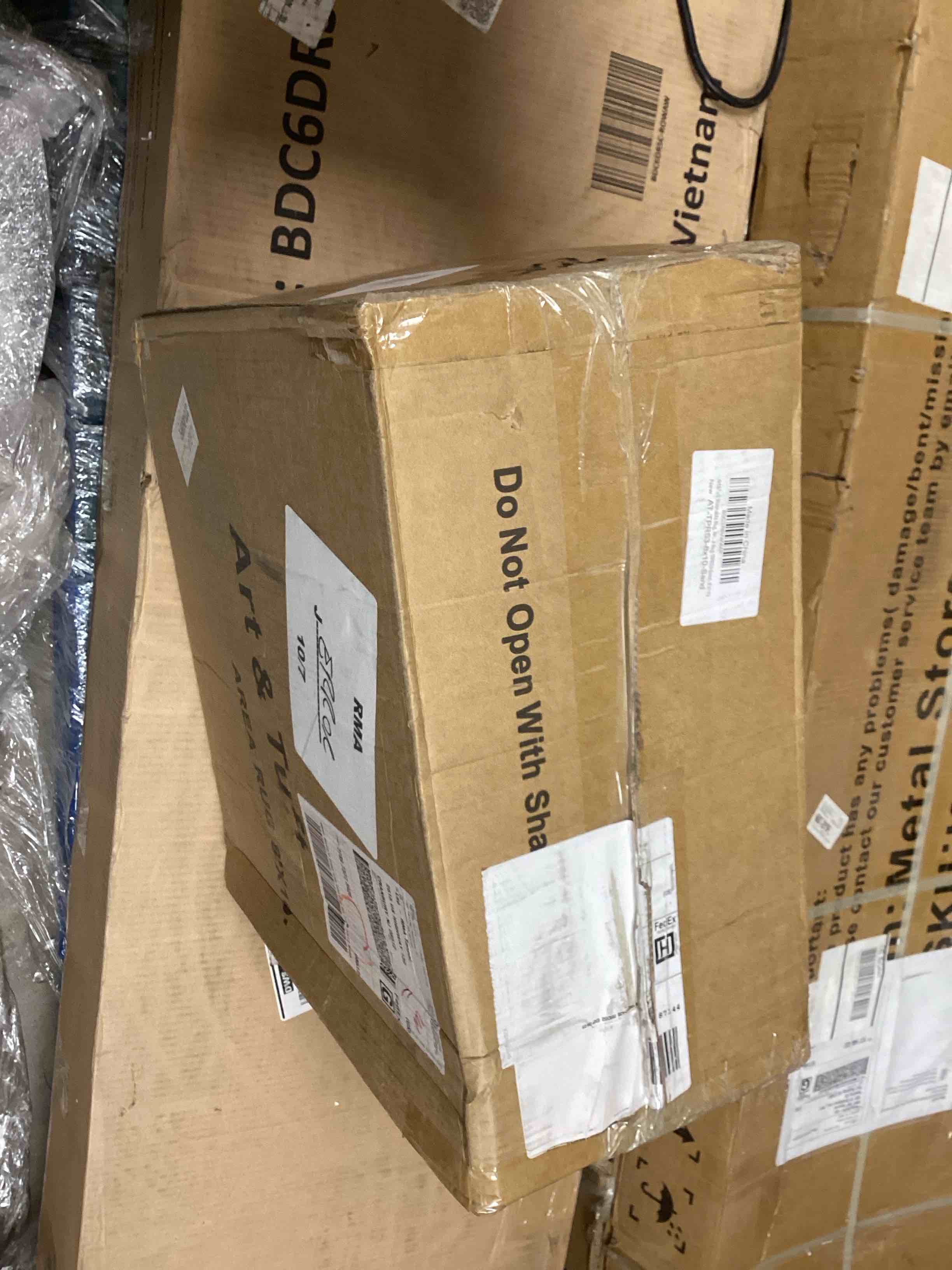 https://s3.amazonaws.com/lotting-images-prod/bidfta/GRA1433111_1745508159546.jpeg