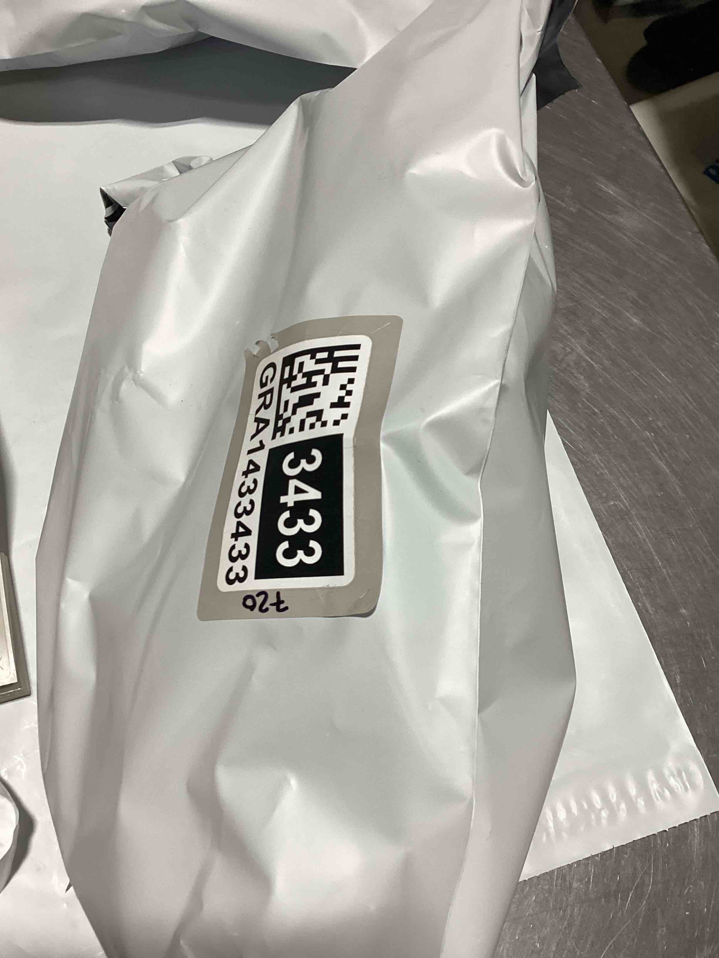 https://s3.amazonaws.com/lotting-images-prod/bidfta/GRA1433433_1745934148540.jpeg