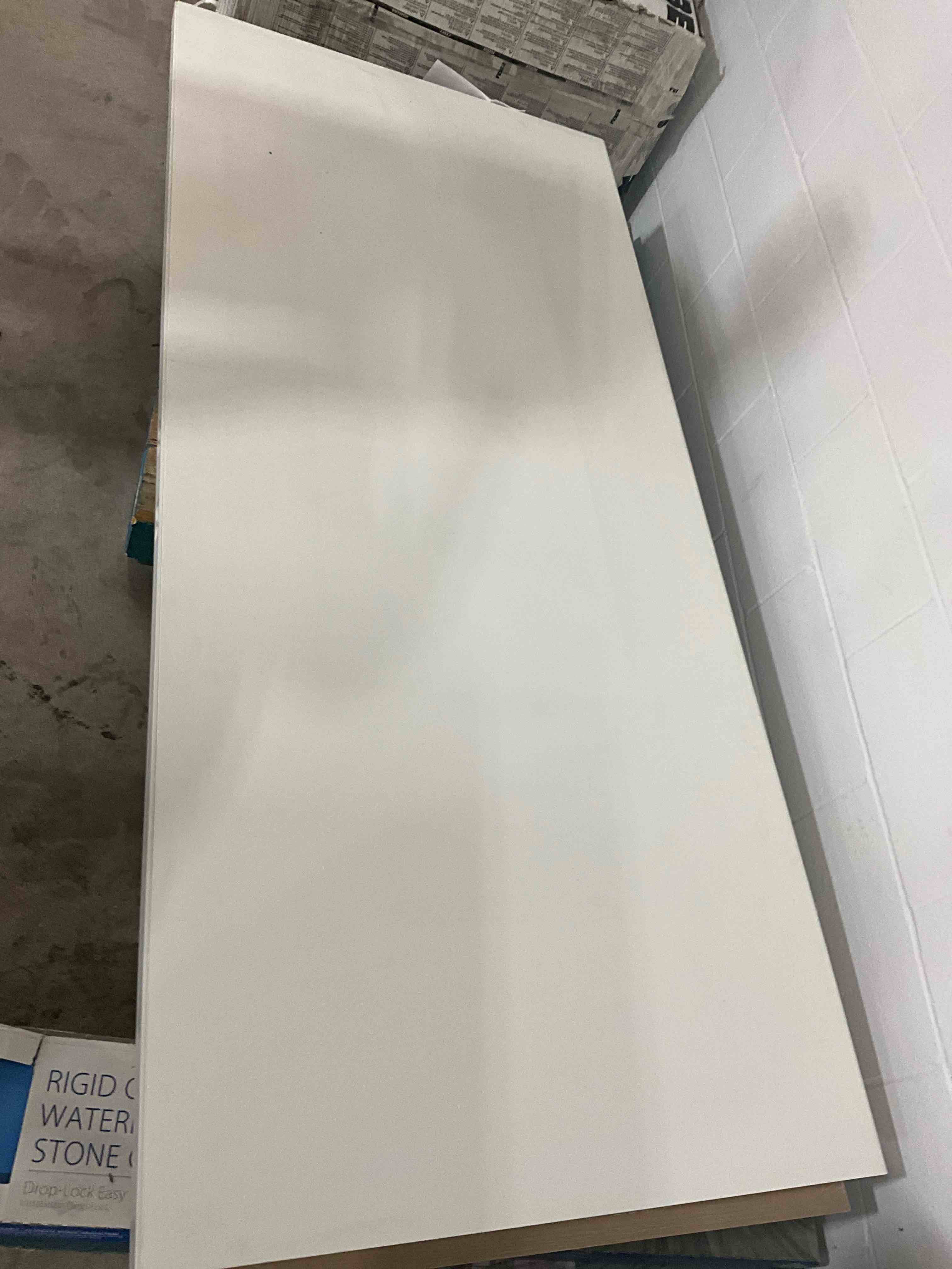 white slab door 6 ft 7’’ x 3ft 4’’